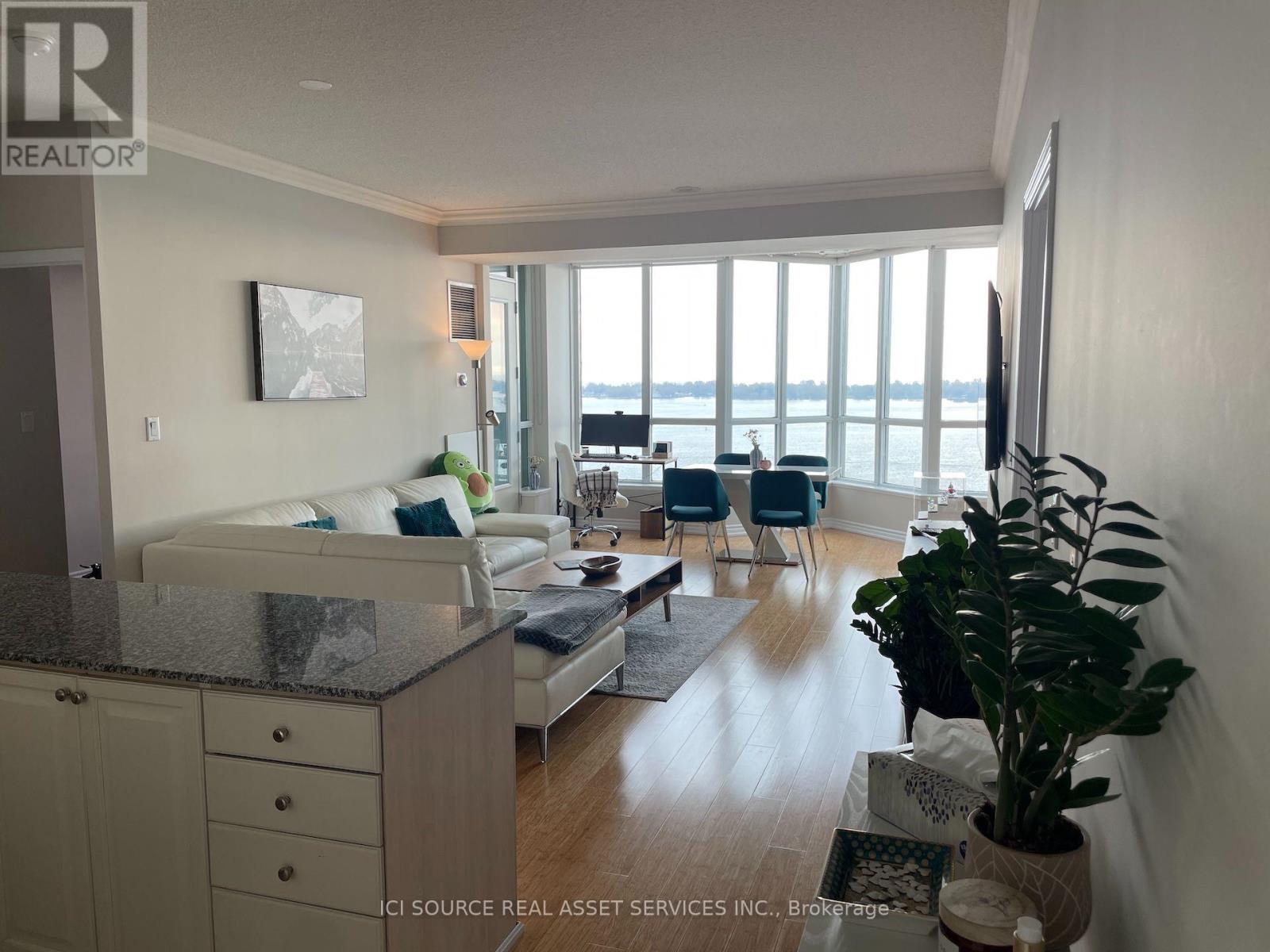 2019 - 230 Queens Quay W, Toronto, Ontario  M5J 2Y7 - Photo 17 - C13853076