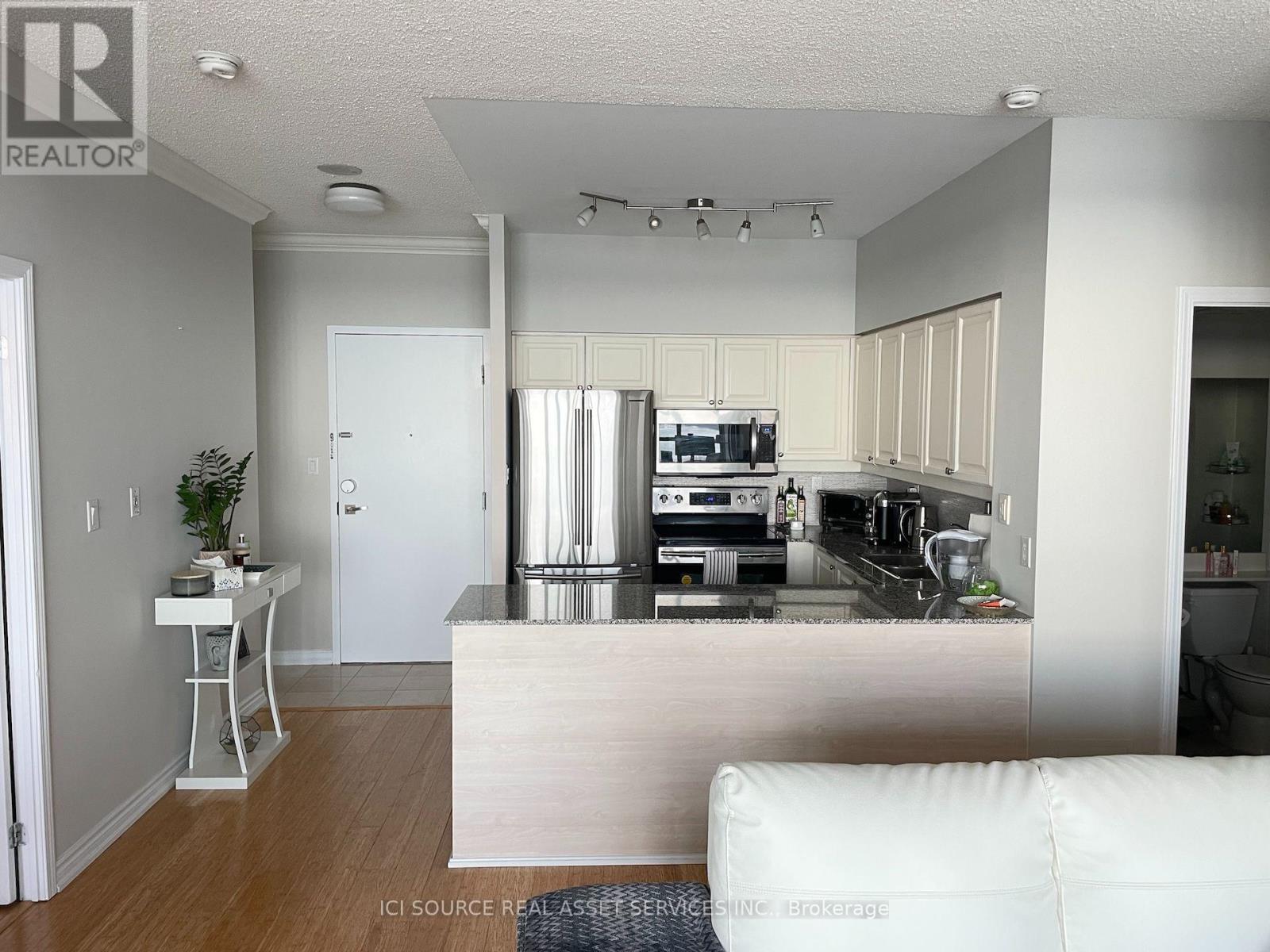 2019 - 230 Queens Quay W, Toronto, Ontario  M5J 2Y7 - Photo 19 - C13853076