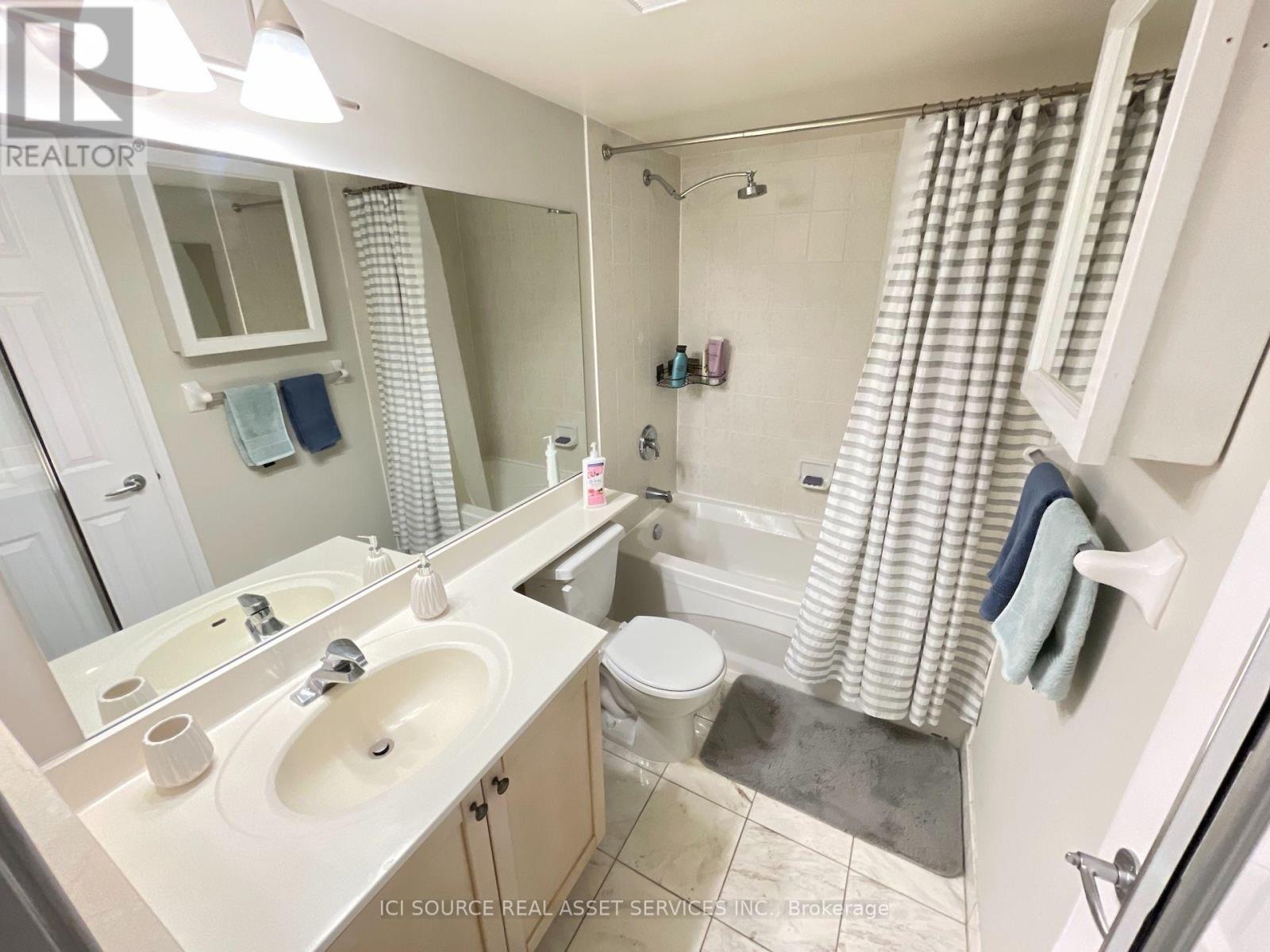 2019 - 230 Queens Quay W, Toronto, Ontario  M5J 2Y7 - Photo 26 - C13853076