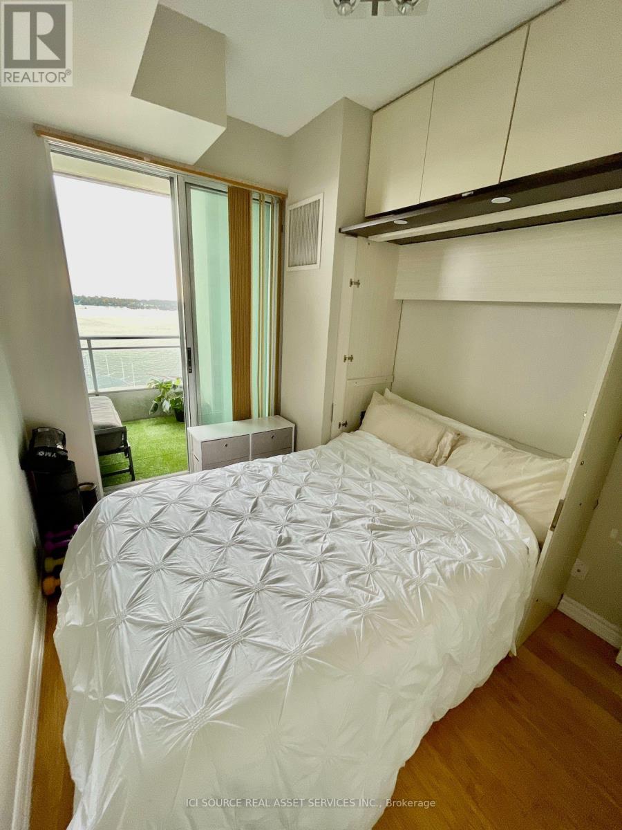 2019 - 230 Queens Quay W, Toronto, Ontario  M5J 2Y7 - Photo 28 - C13853076