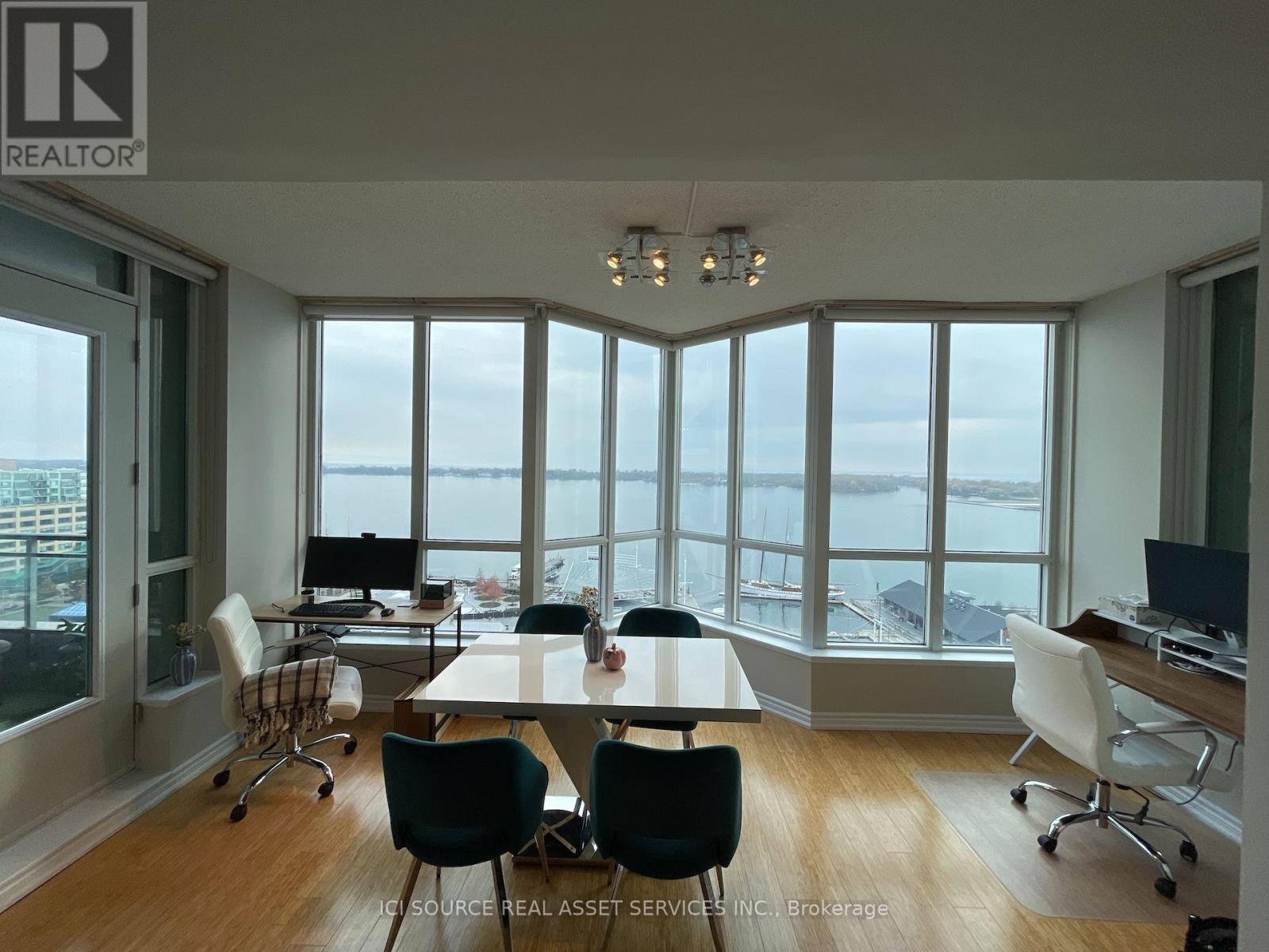 2019 - 230 QUEENS QUAY W