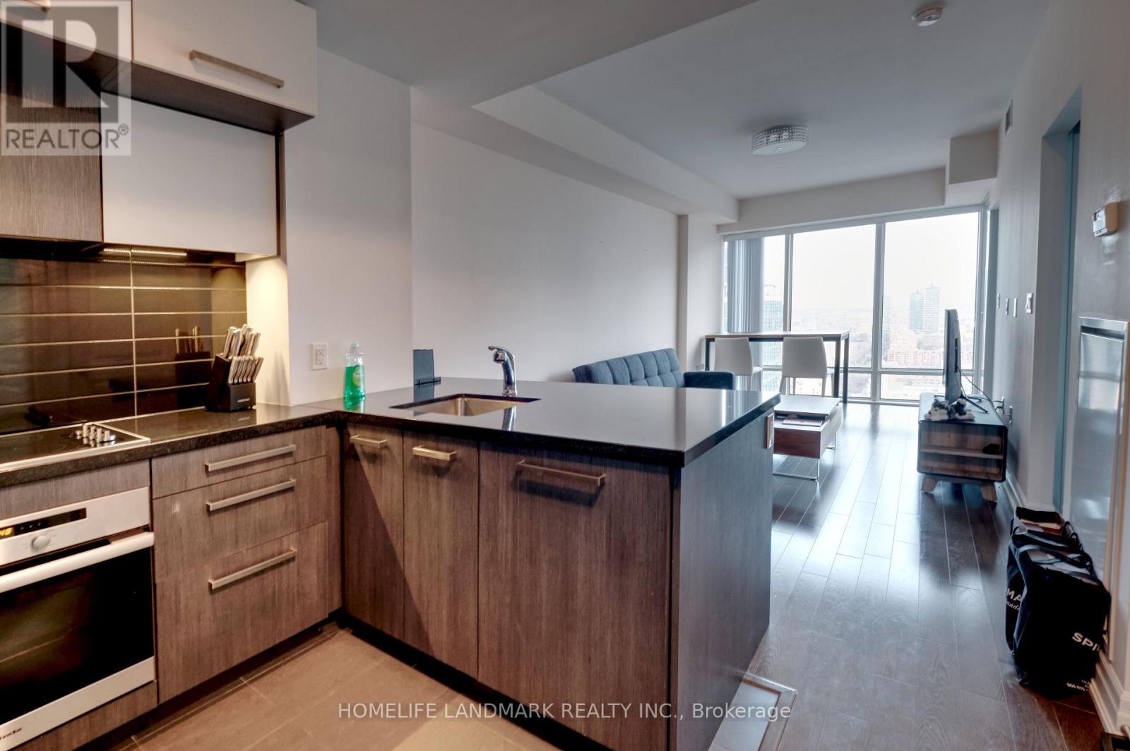 2910 - 8 The Esplanade, Toronto, Ontario  M5E 0A6 - Photo 4 - C13853114