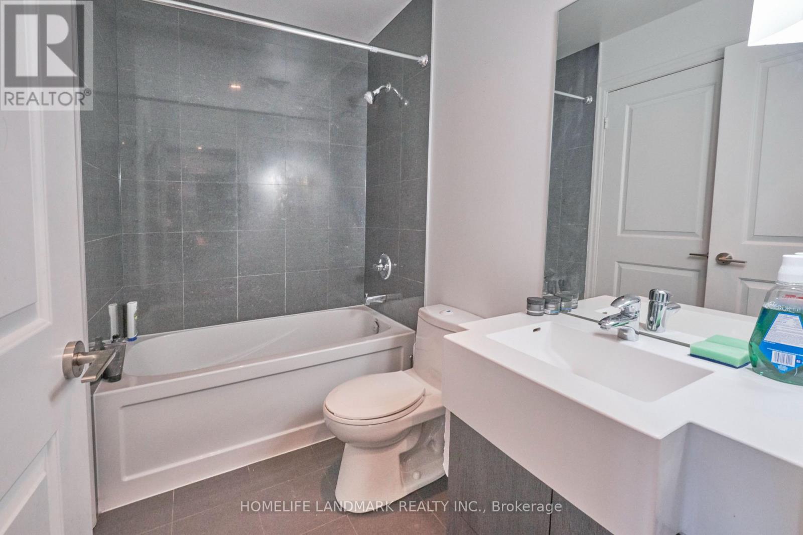 2910 - 8 The Esplanade, Toronto, Ontario  M5E 0A6 - Photo 8 - C13853114