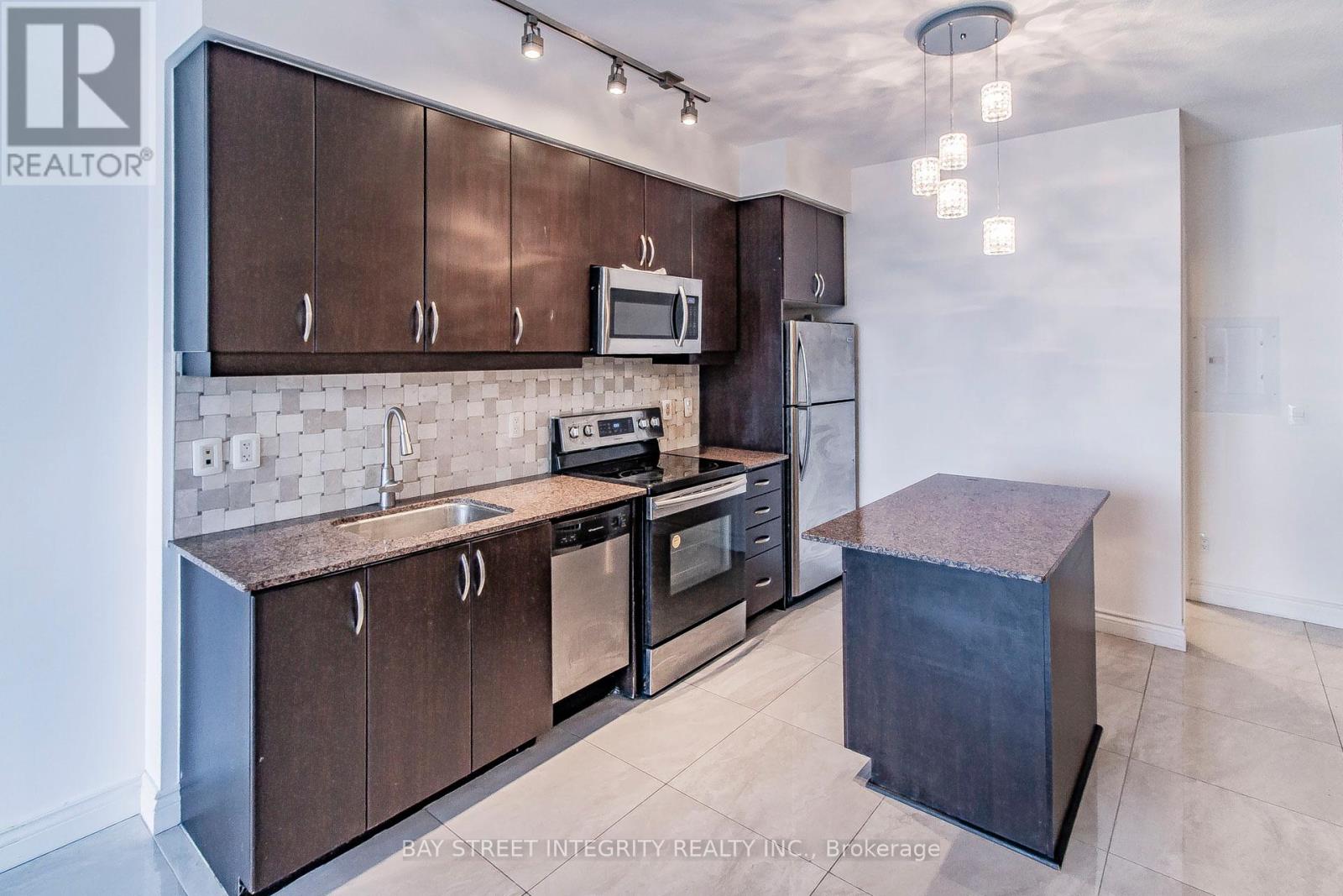 813 - 2885 Bayview Avenue, Toronto, Ontario  M2K 0A3 - Photo 2 - C13853126