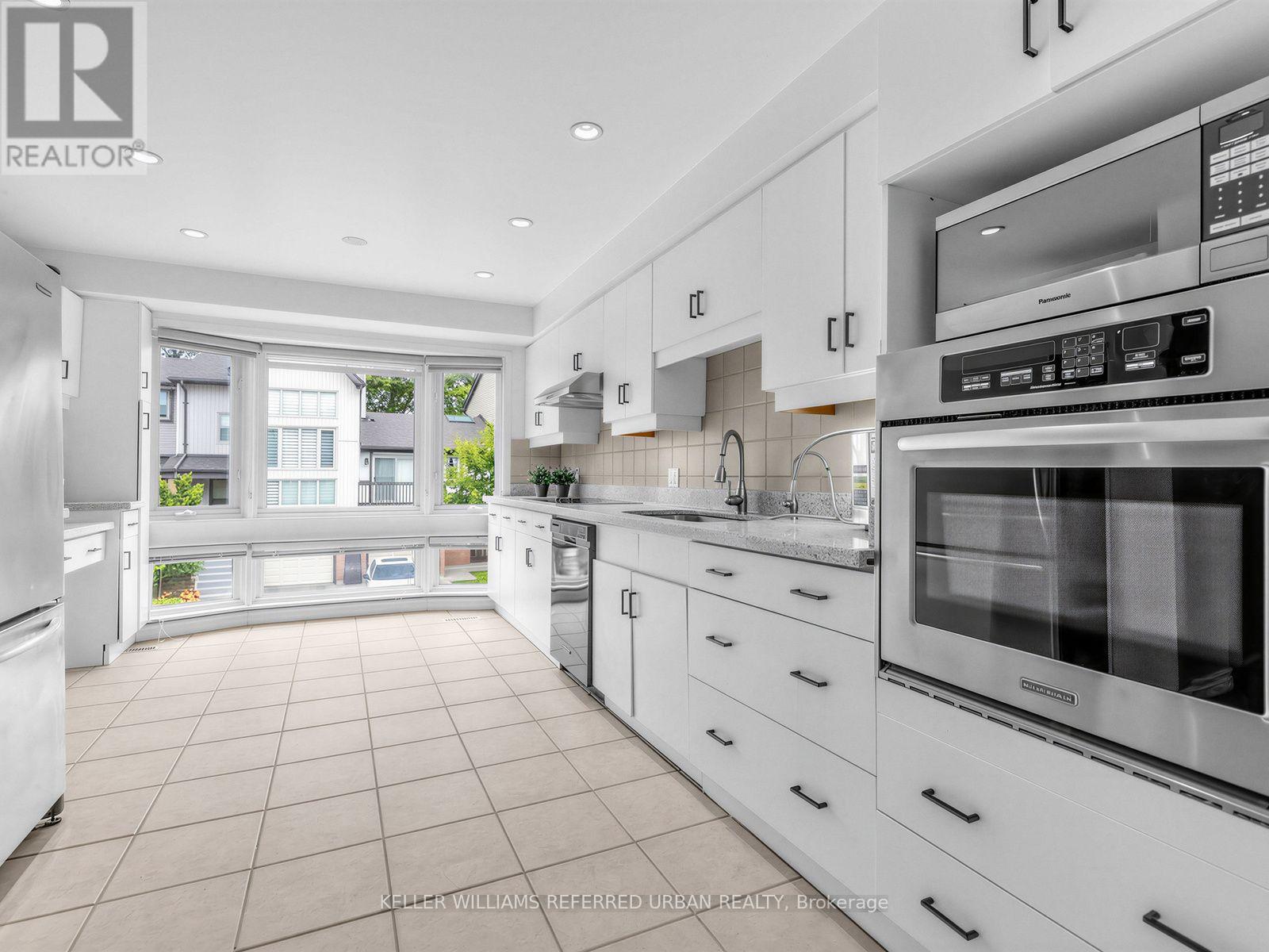 55 English Ivyway, Toronto, Ontario  M2H 3M3 - Photo 4 - C13853178