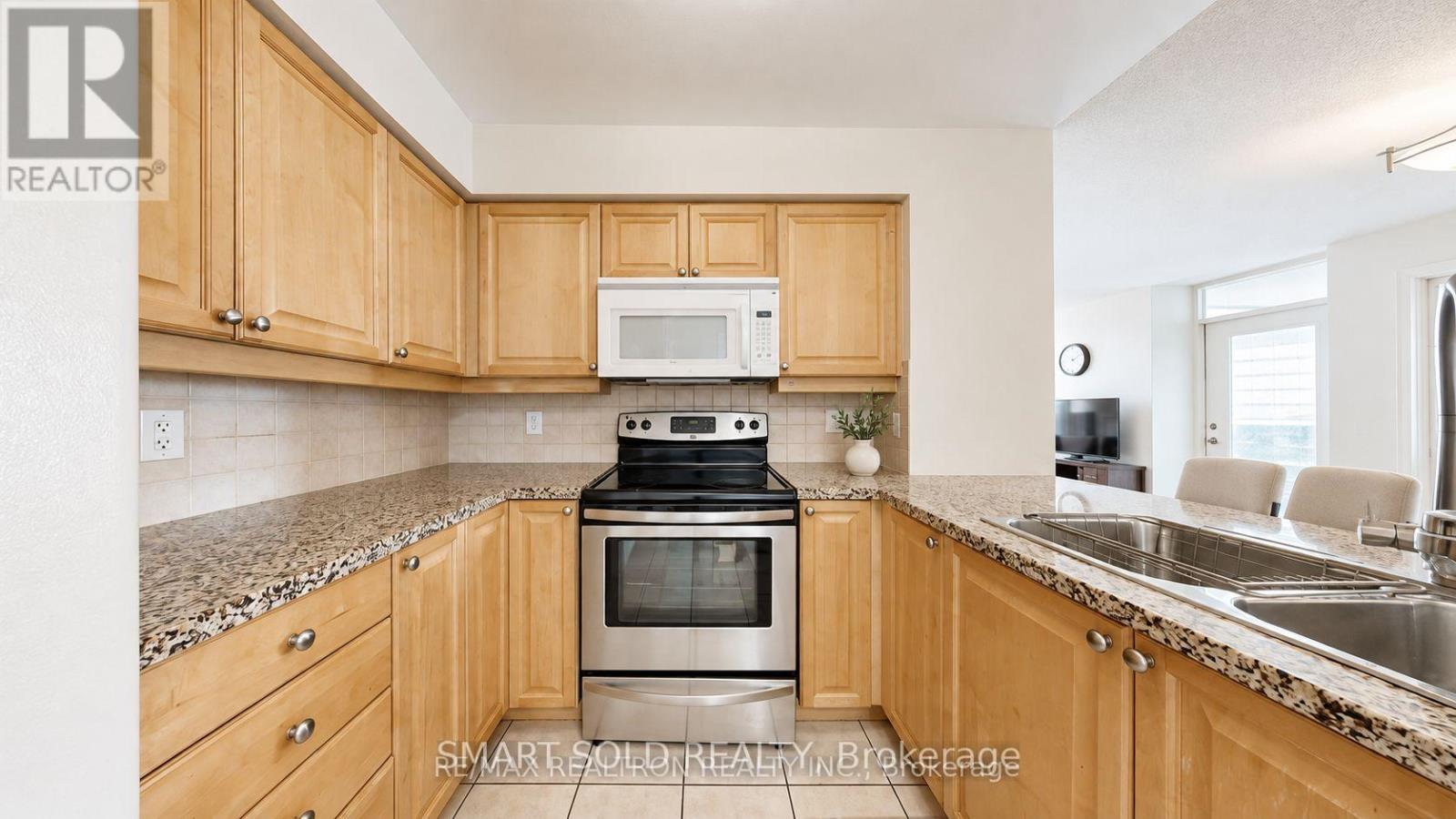 2413 - 15 Greenview Avenue, Toronto, Ontario  M2M 4M7 - Photo 10 - C13853210
