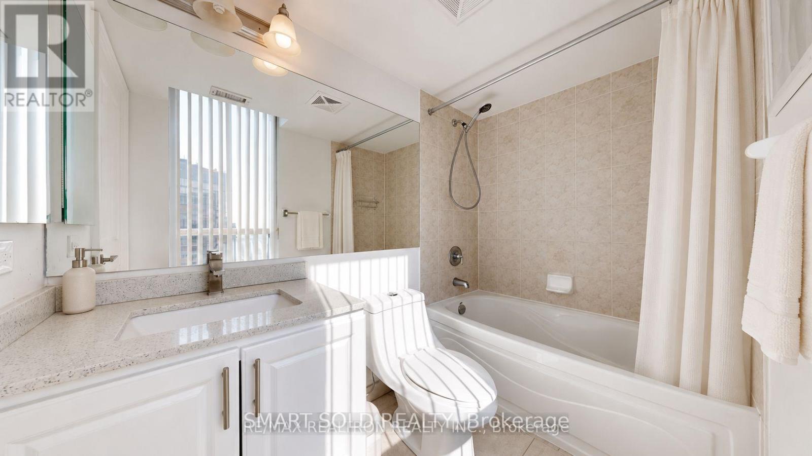 2413 - 15 Greenview Avenue, Toronto, Ontario  M2M 4M7 - Photo 13 - C13853210