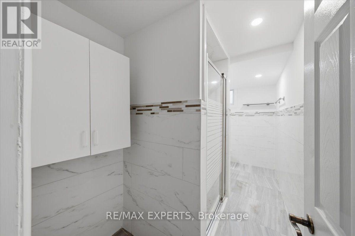 Lower - 51 Clifton Avenue, Toronto, Ontario  M3H 4K9 - Photo 17 - C13853264