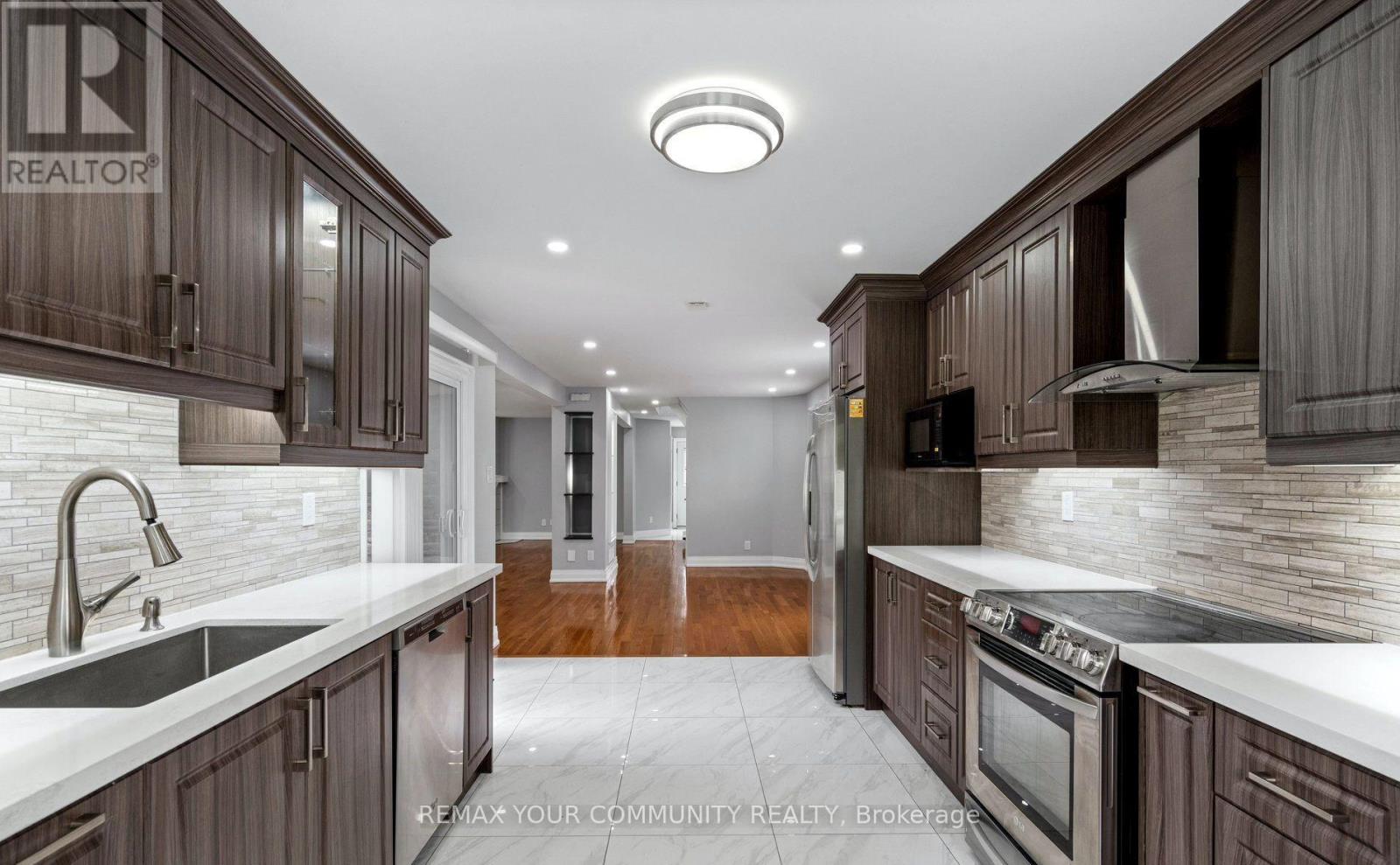 700 Stonepath Circle, Pickering, Ontario  L1V 3T1 - Photo 13 - E13853298