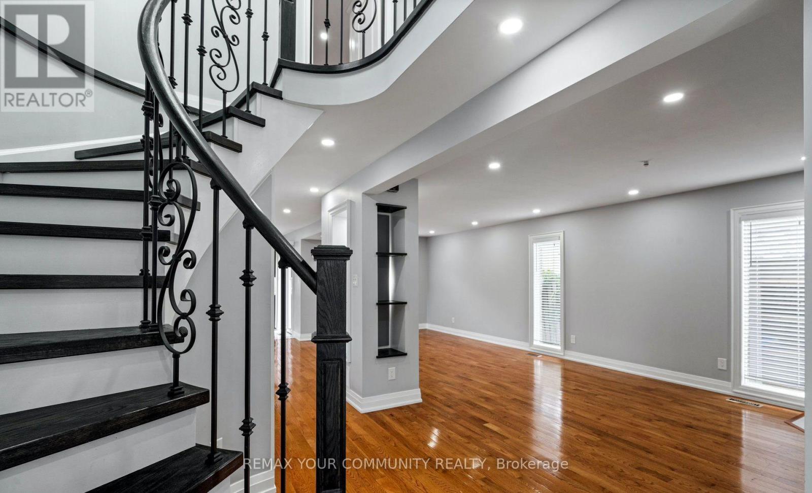 700 Stonepath Circle, Pickering, Ontario  L1V 3T1 - Photo 5 - E13853298