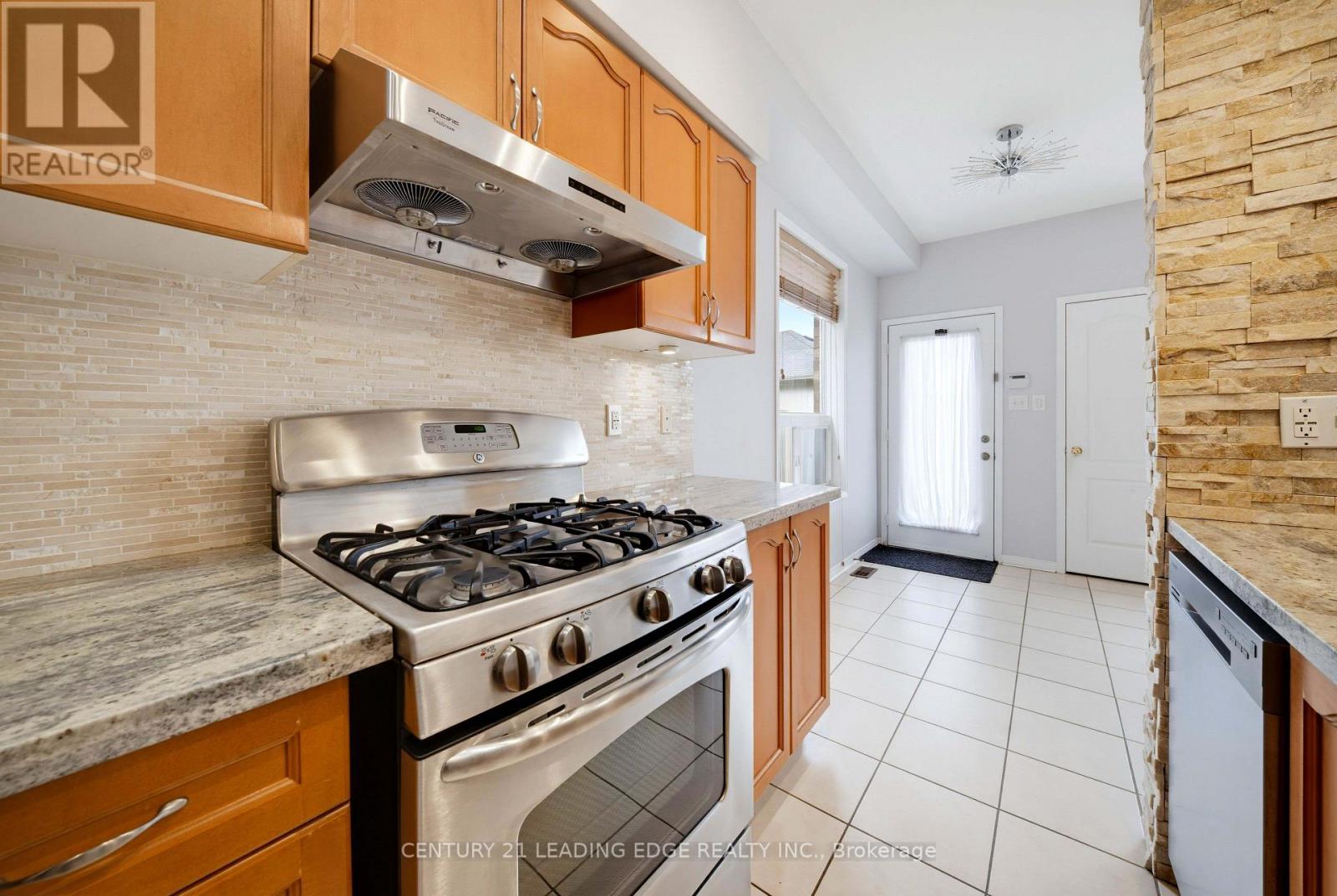 818 Castlemore Avenue, Markham, Ontario  L6E 0G8 - Photo 20 - N13853216