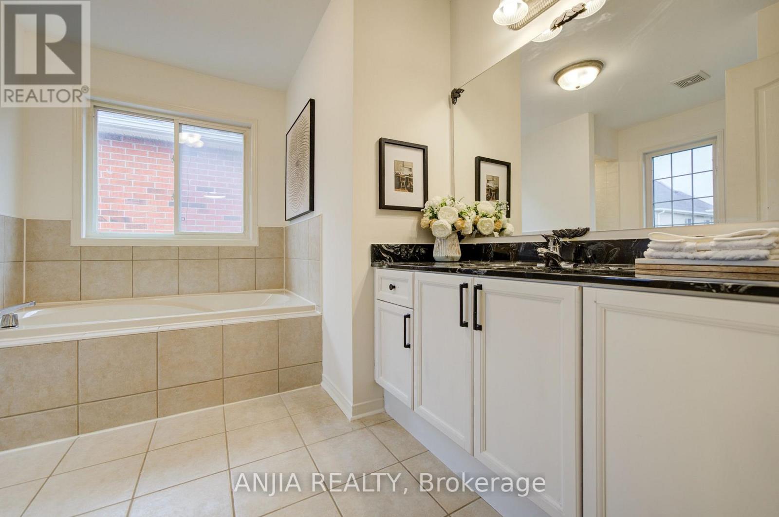 1 Aylesbury Gate, Markham, Ontario  L6C 2R6 - Photo 30 - N13853262