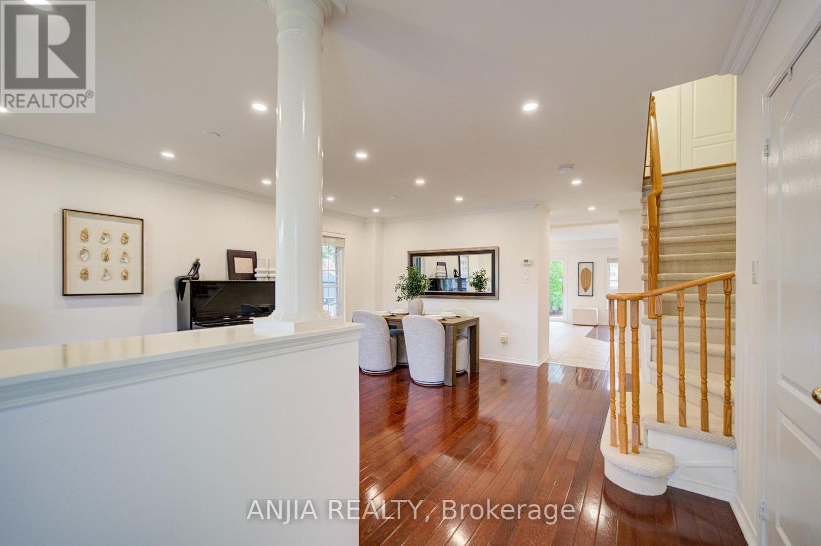 1 Aylesbury Gate, Markham, Ontario  L6C 2R6 - Photo 4 - N13853262