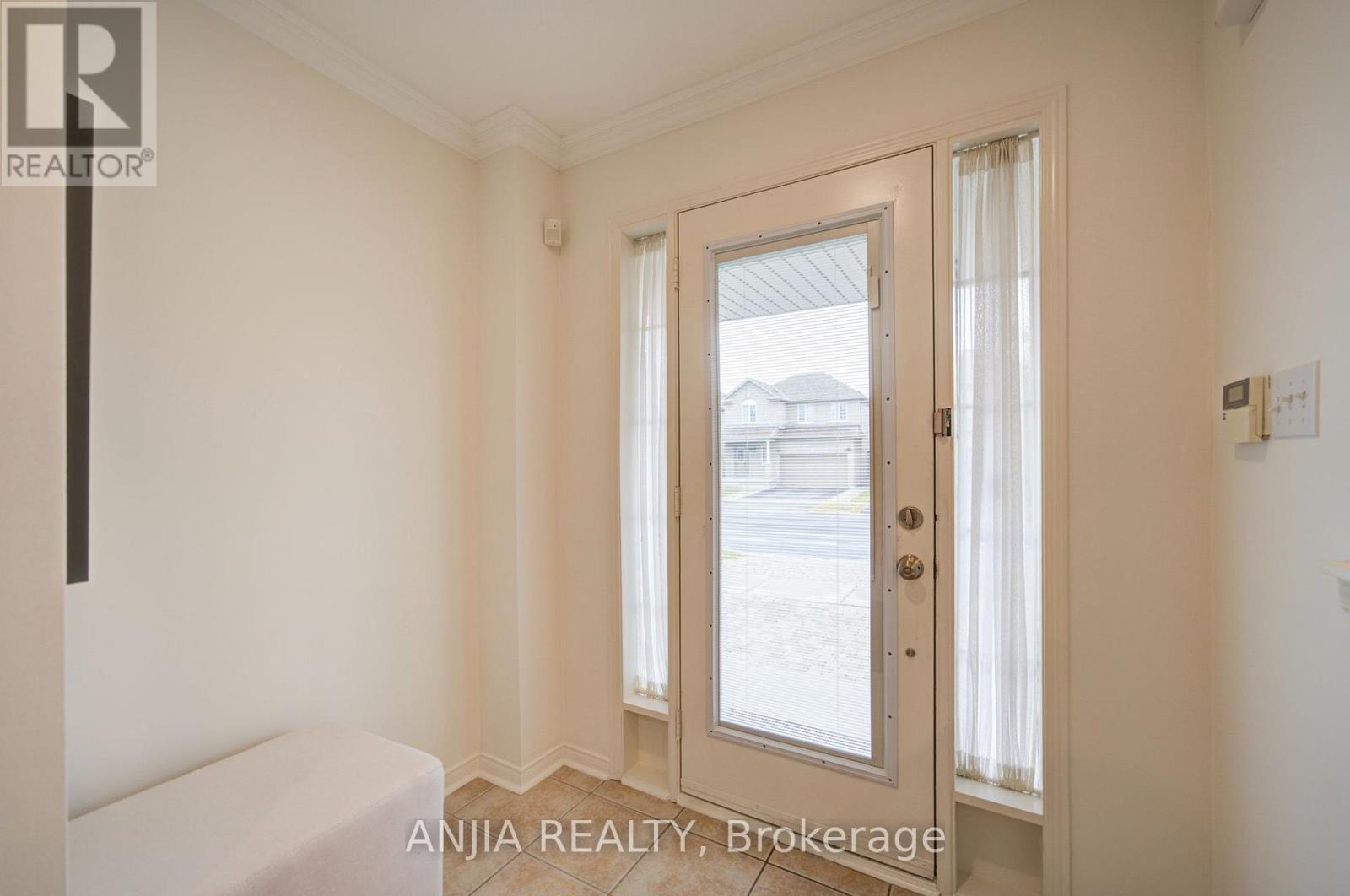 1 Aylesbury Gate, Markham, Ontario  L6C 2R6 - Photo 5 - N13853262