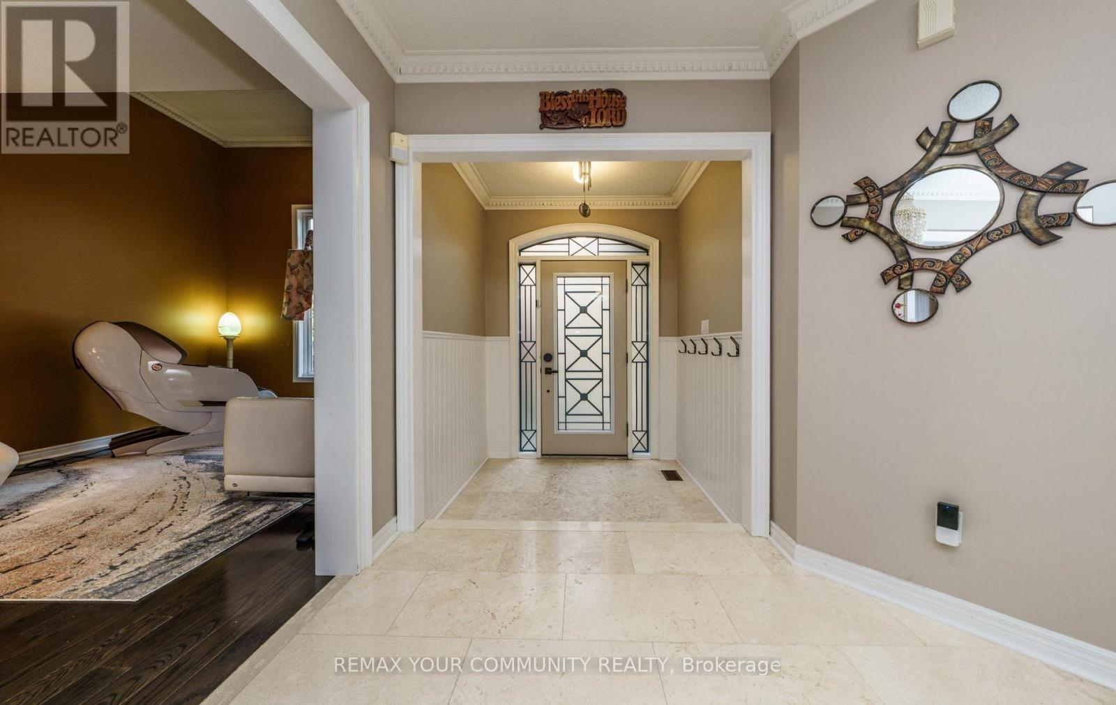 11 Hans Drive, Markham, Ontario  L6C 1T3 - Photo 8 - N13853304