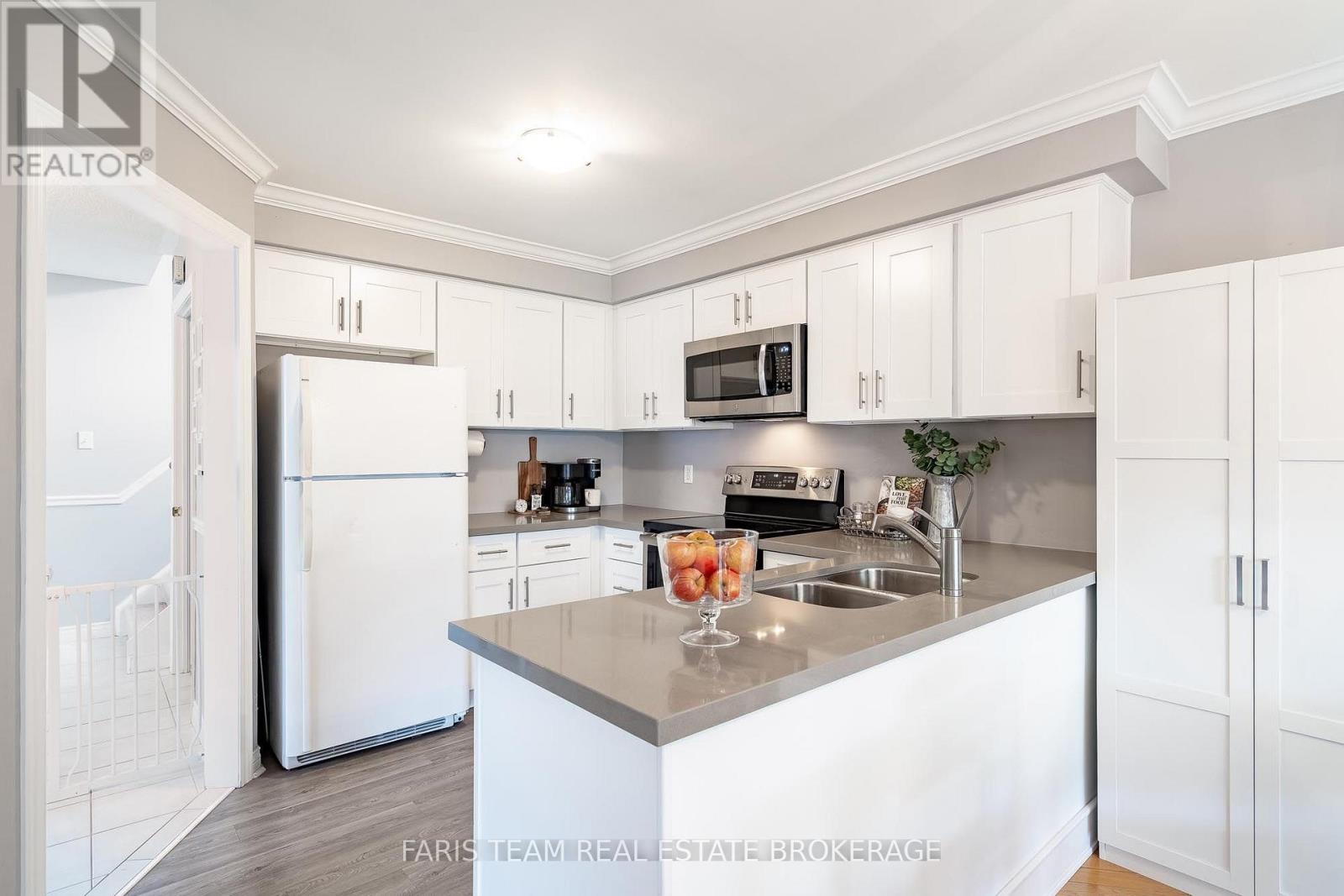 36 Red Oak Drive, Barrie (Holly), Ontario  L4N 9M3 - Photo 4 - S13853240