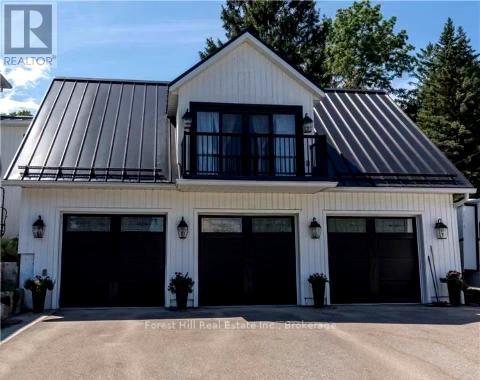 CARRIAGE HOUSE - 51 LOUISA STREET W