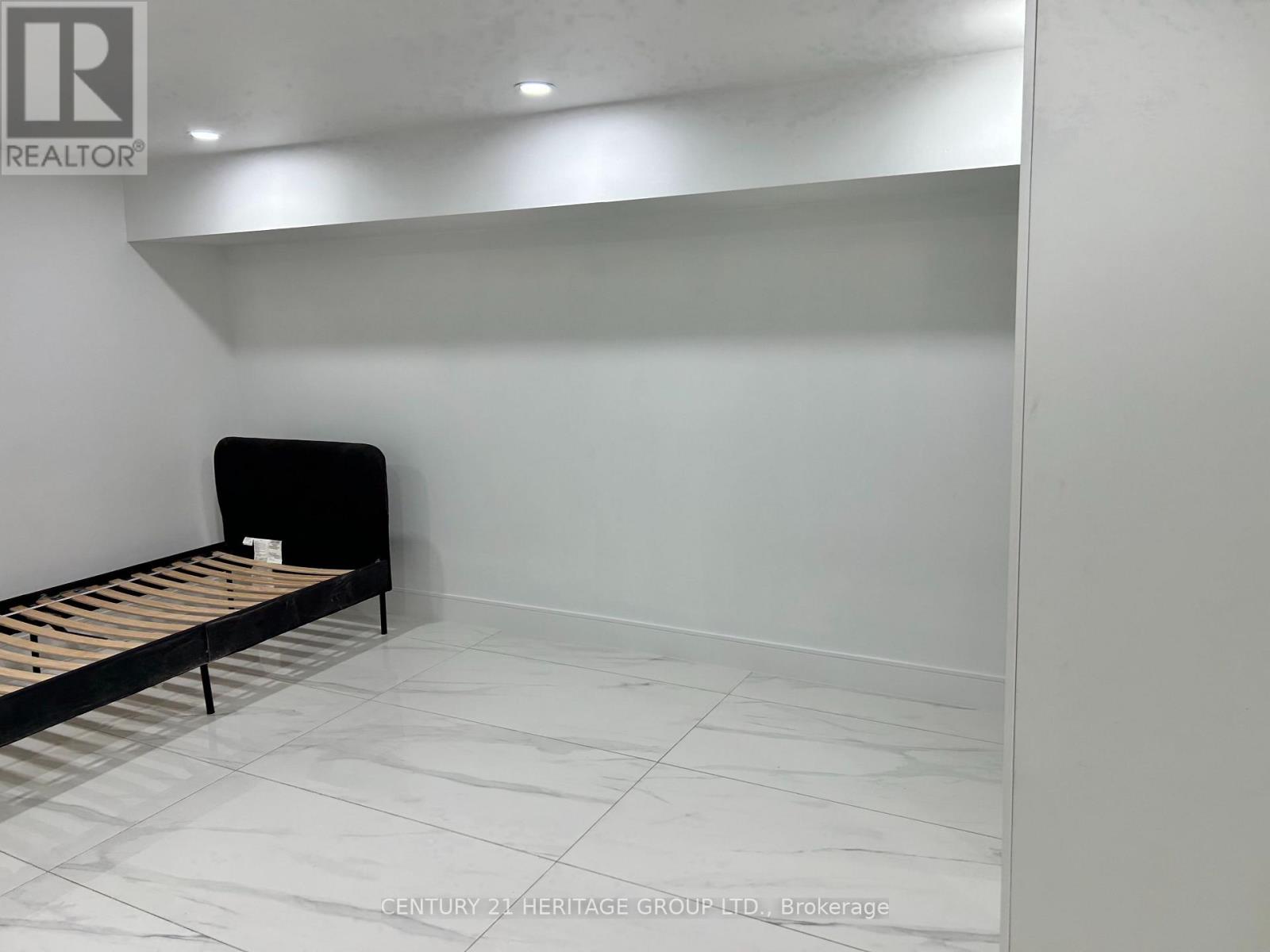 Basement - 326 Mcconvey Drive, Richmond Hill, Ontario  L4C 3K3 - Photo 3 - N13852368