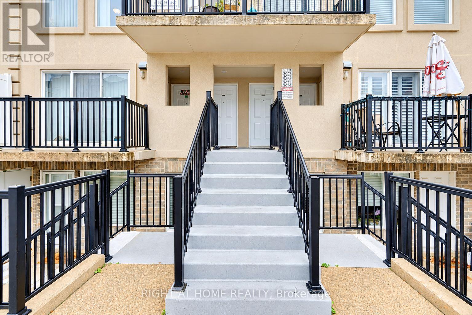 2095 - 55 George Appleton Way, Toronto, Ontario  M3M 0A2 - Photo 2 - W13853086