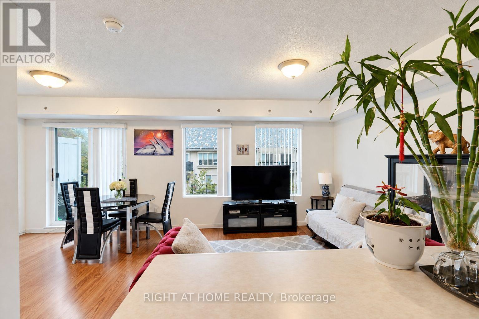 2095 - 55 George Appleton Way, Toronto, Ontario  M3M 0A2 - Photo 5 - W13853086