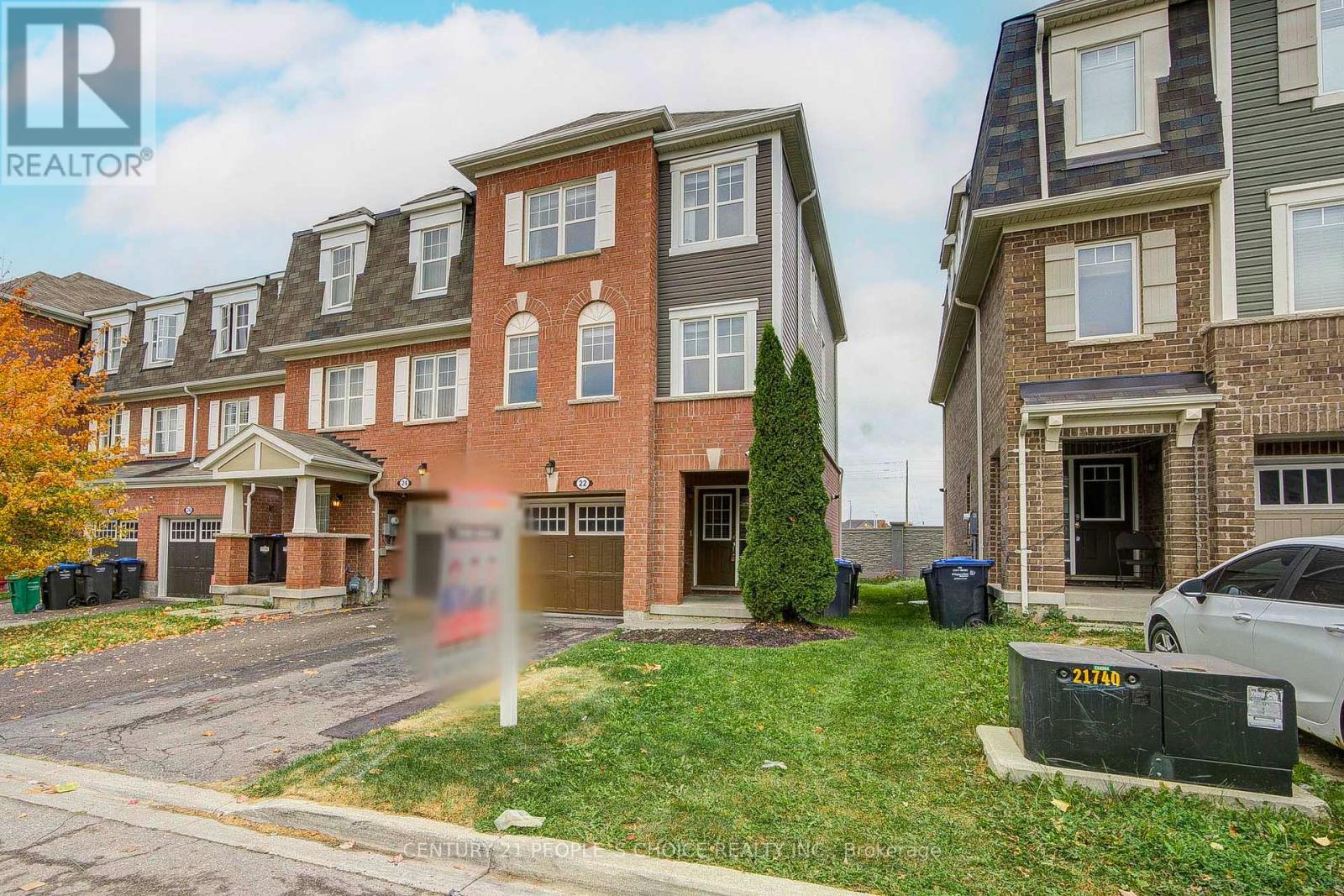 22 Quillberry Close, Brampton, Ontario  L7A 4N8 - Photo 2 - W13853090