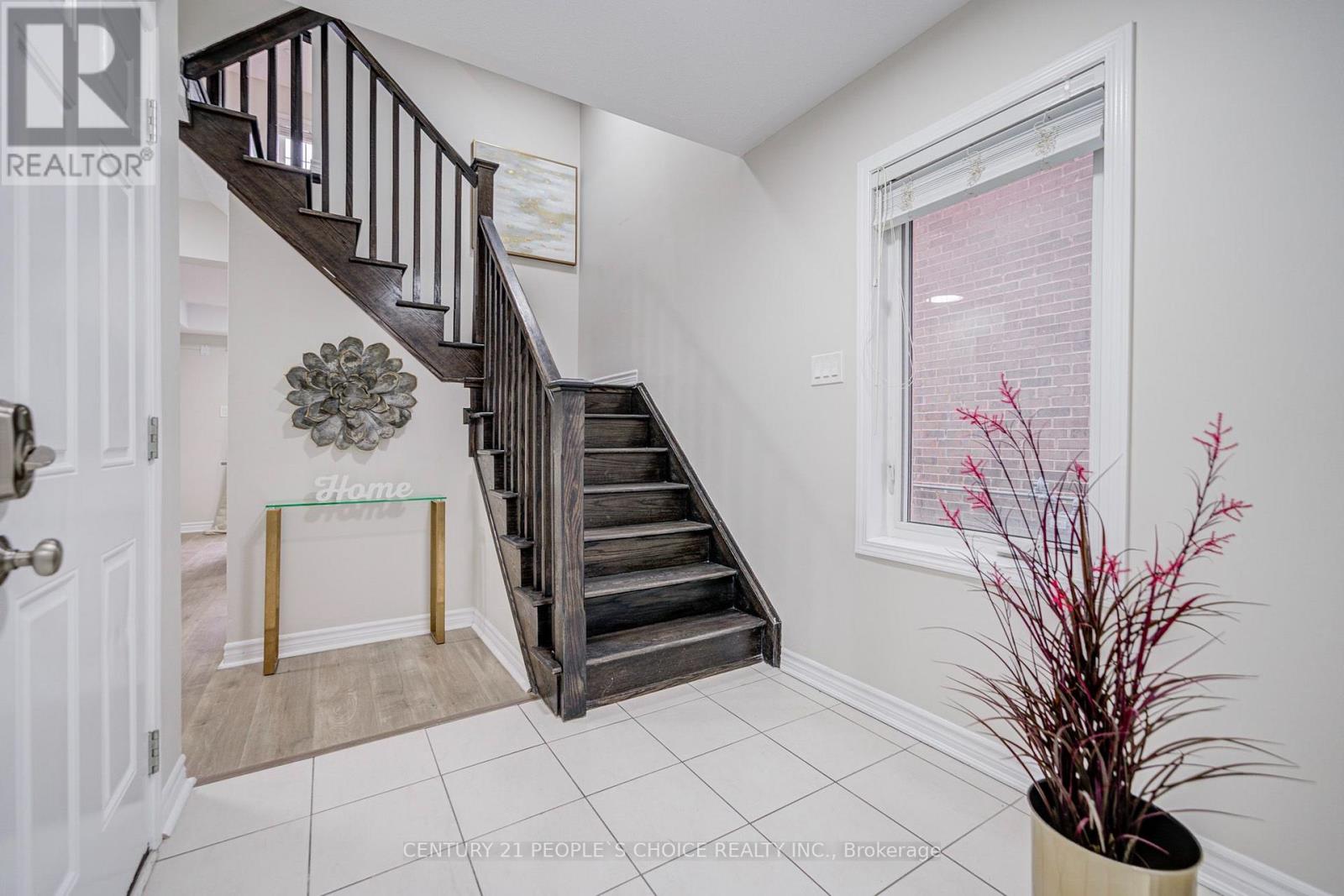 22 Quillberry Close, Brampton, Ontario  L7A 4N8 - Photo 6 - W13853090