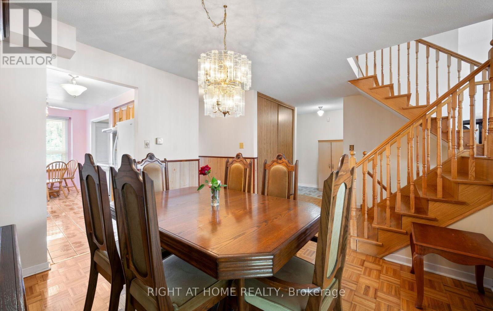 875 Messenger Meadow Drive, Mississauga, Ontario  L5C 3T1 - Photo 10 - W13853160
