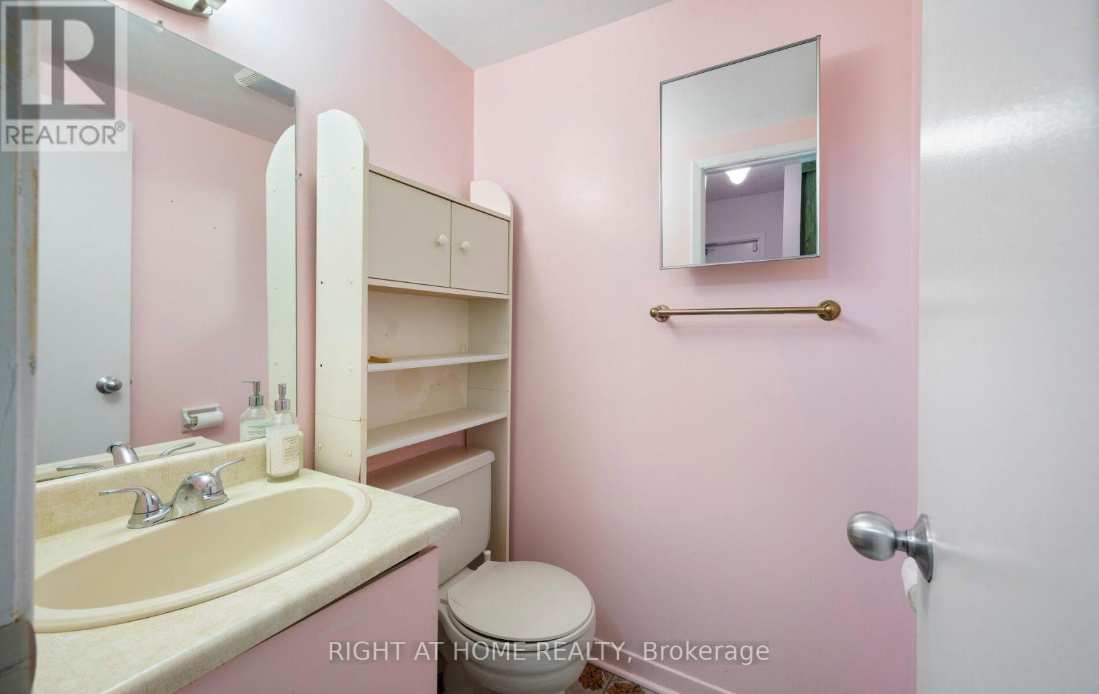 875 Messenger Meadow Drive, Mississauga, Ontario  L5C 3T1 - Photo 14 - W13853160