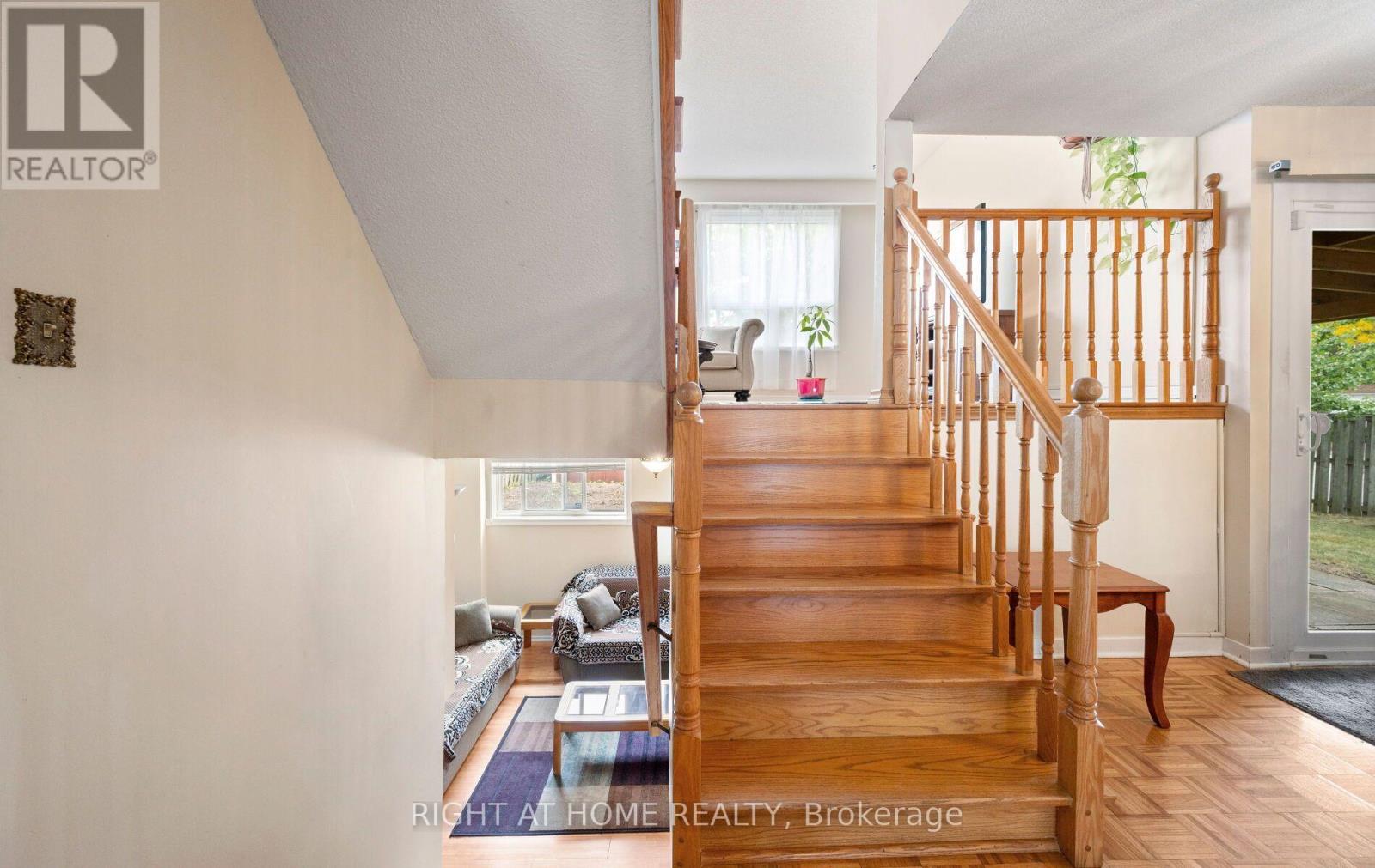 875 Messenger Meadow Drive, Mississauga, Ontario  L5C 3T1 - Photo 15 - W13853160