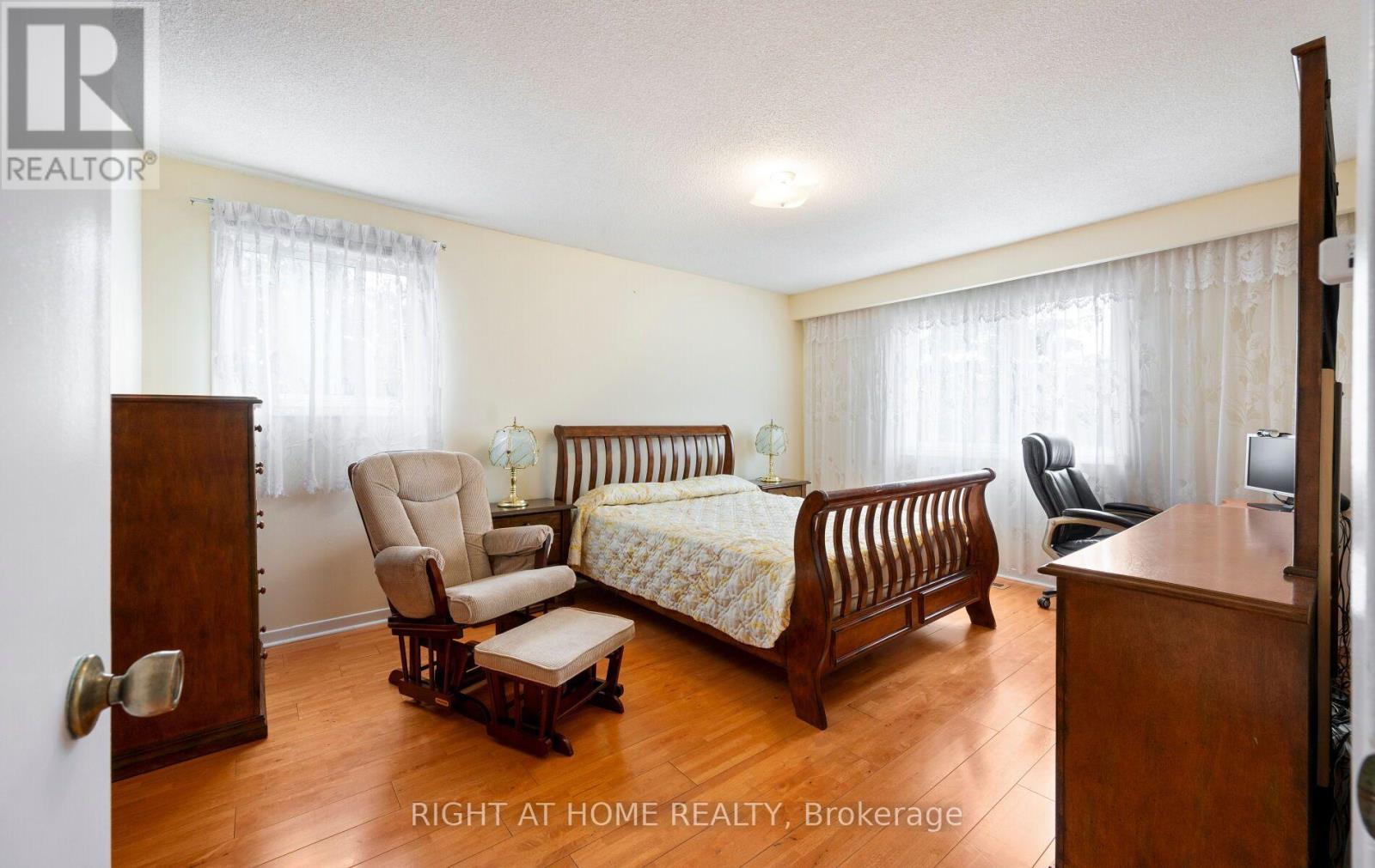 875 Messenger Meadow Drive, Mississauga, Ontario  L5C 3T1 - Photo 20 - W13853160