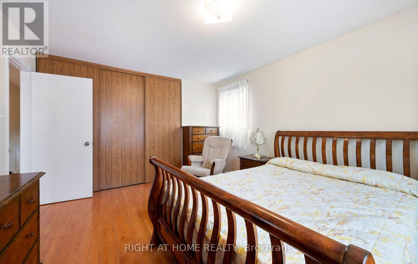 875 Messenger Meadow Drive, Mississauga, Ontario  L5C 3T1 - Photo 21 - W13853160