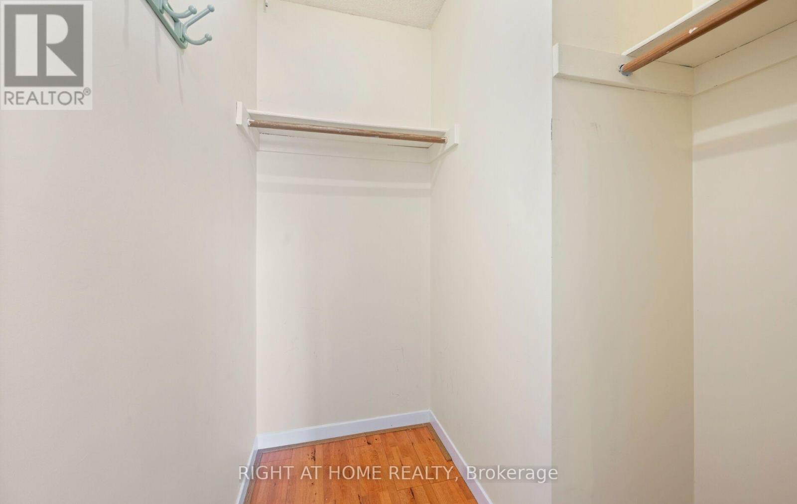 875 Messenger Meadow Drive, Mississauga, Ontario  L5C 3T1 - Photo 24 - W13853160