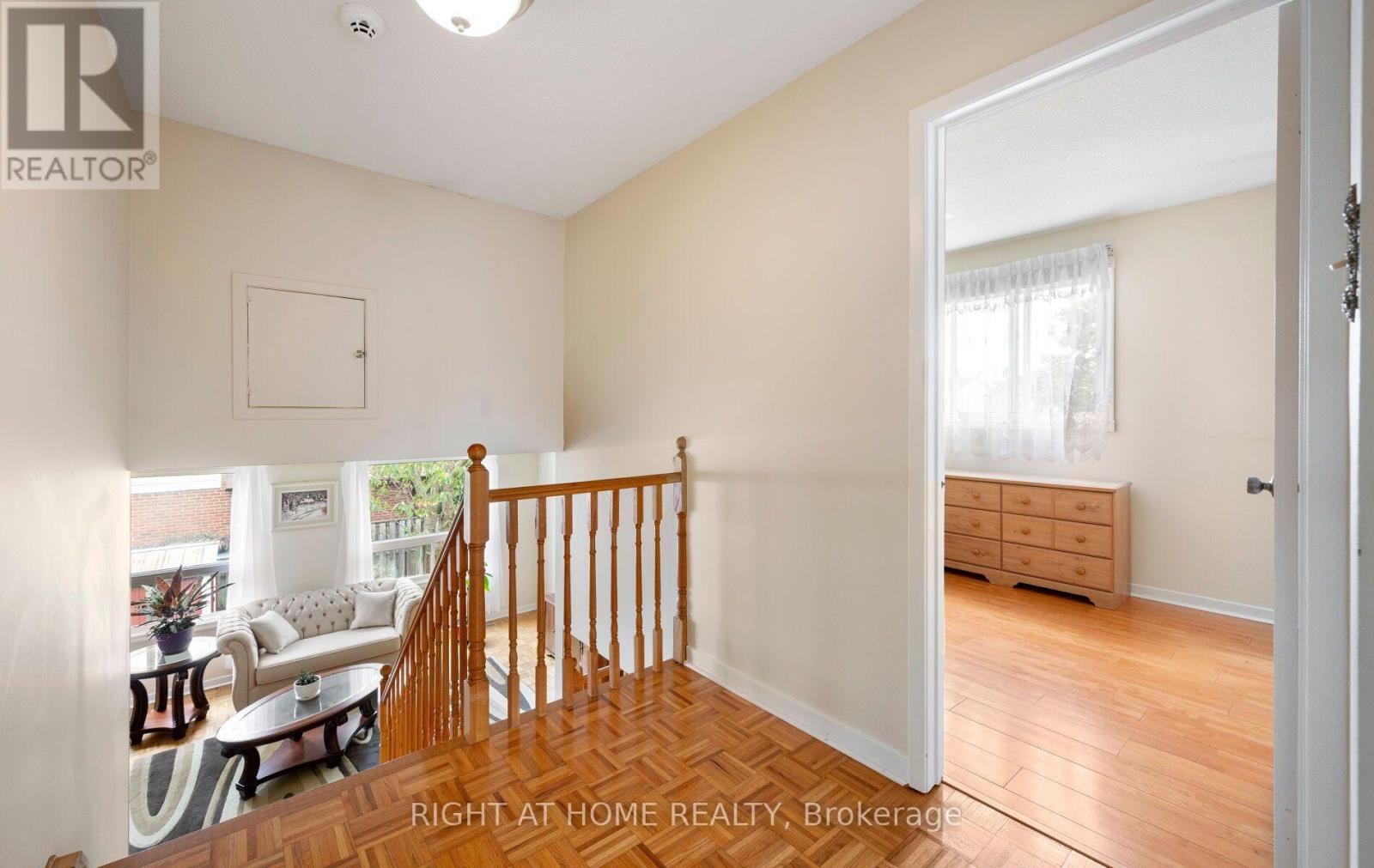 875 Messenger Meadow Drive, Mississauga, Ontario  L5C 3T1 - Photo 25 - W13853160