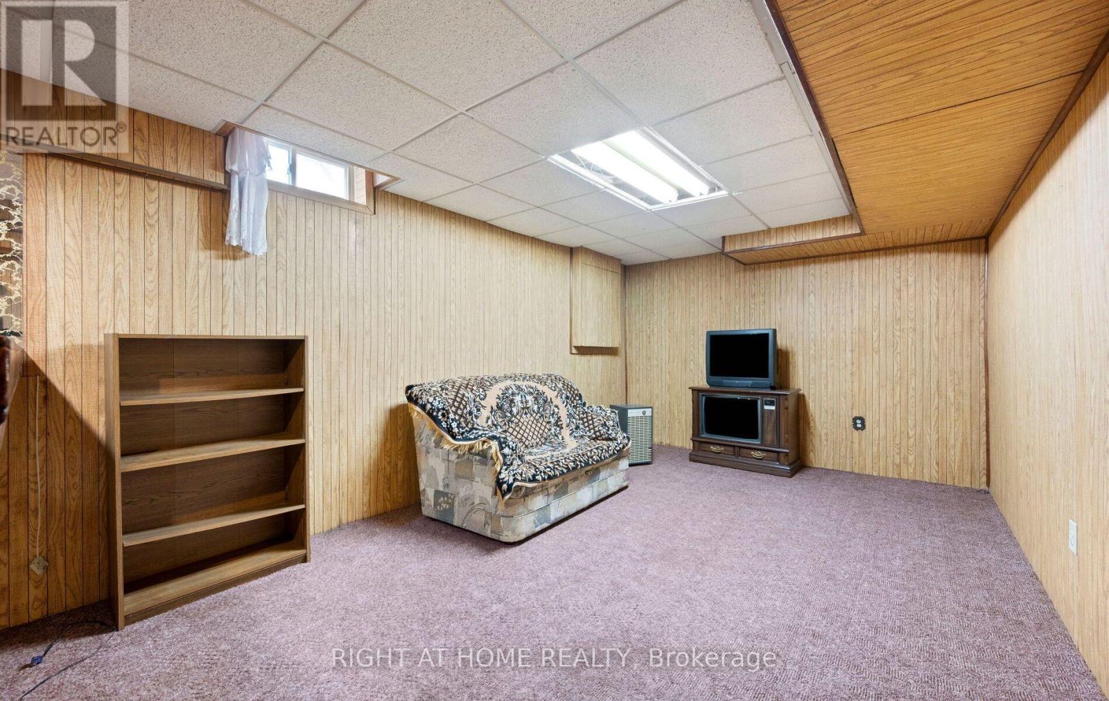 875 Messenger Meadow Drive, Mississauga, Ontario  L5C 3T1 - Photo 36 - W13853160