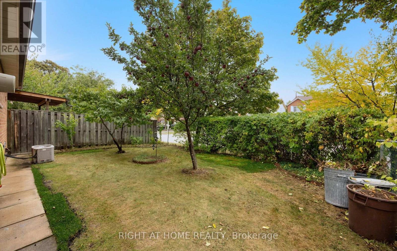875 Messenger Meadow Drive, Mississauga, Ontario  L5C 3T1 - Photo 39 - W13853160