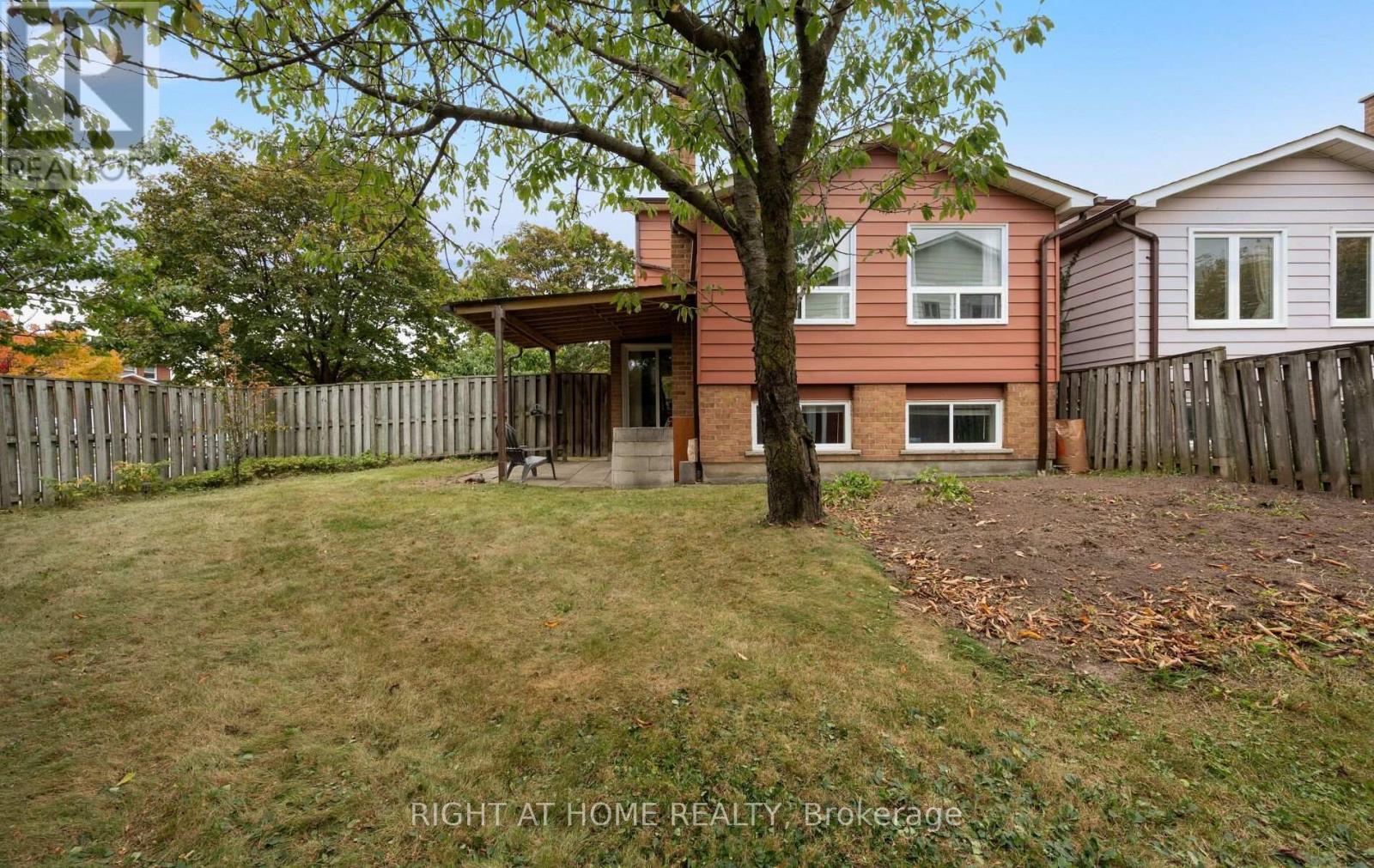 875 Messenger Meadow Drive, Mississauga, Ontario  L5C 3T1 - Photo 45 - W13853160