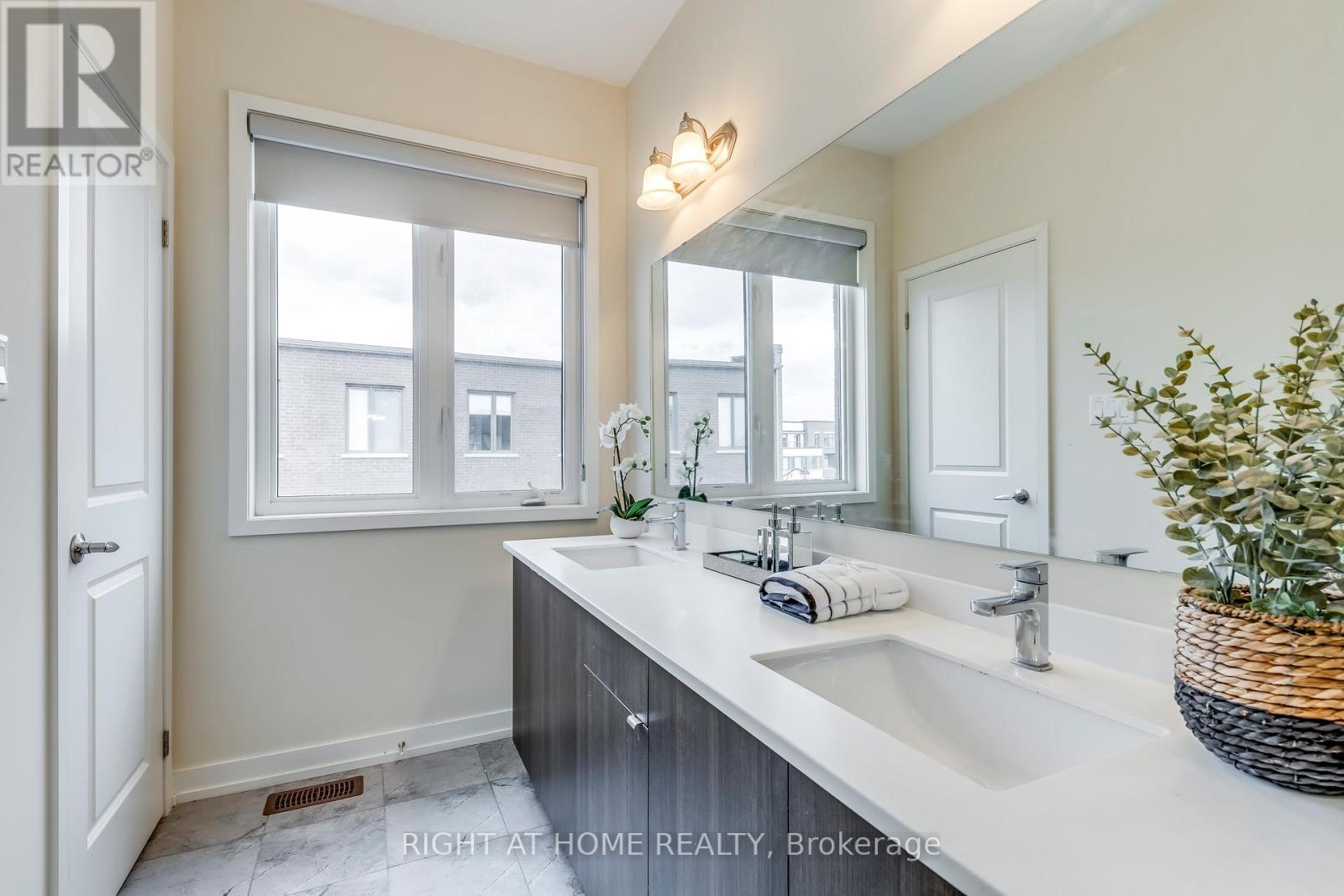 272 Squire Crescent, Oakville, Ontario  L6H 0L8 - Photo 21 - W13853292