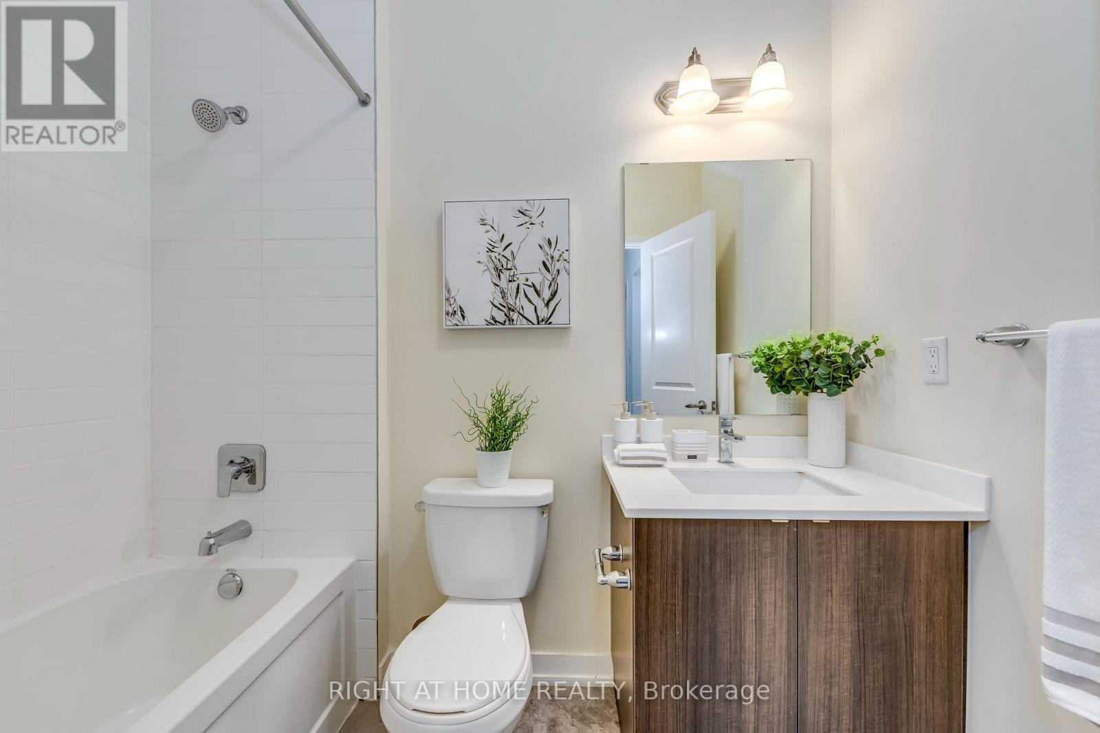272 SQUIRE CRESCENT