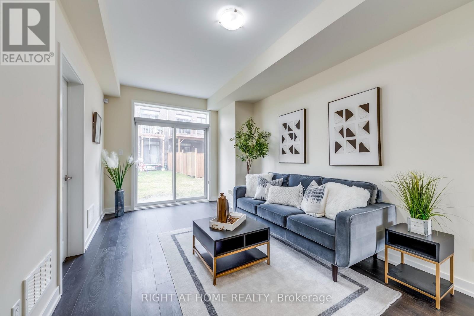 272 Squire Crescent, Oakville, Ontario  L6H 0L8 - Photo 4 - W13853292