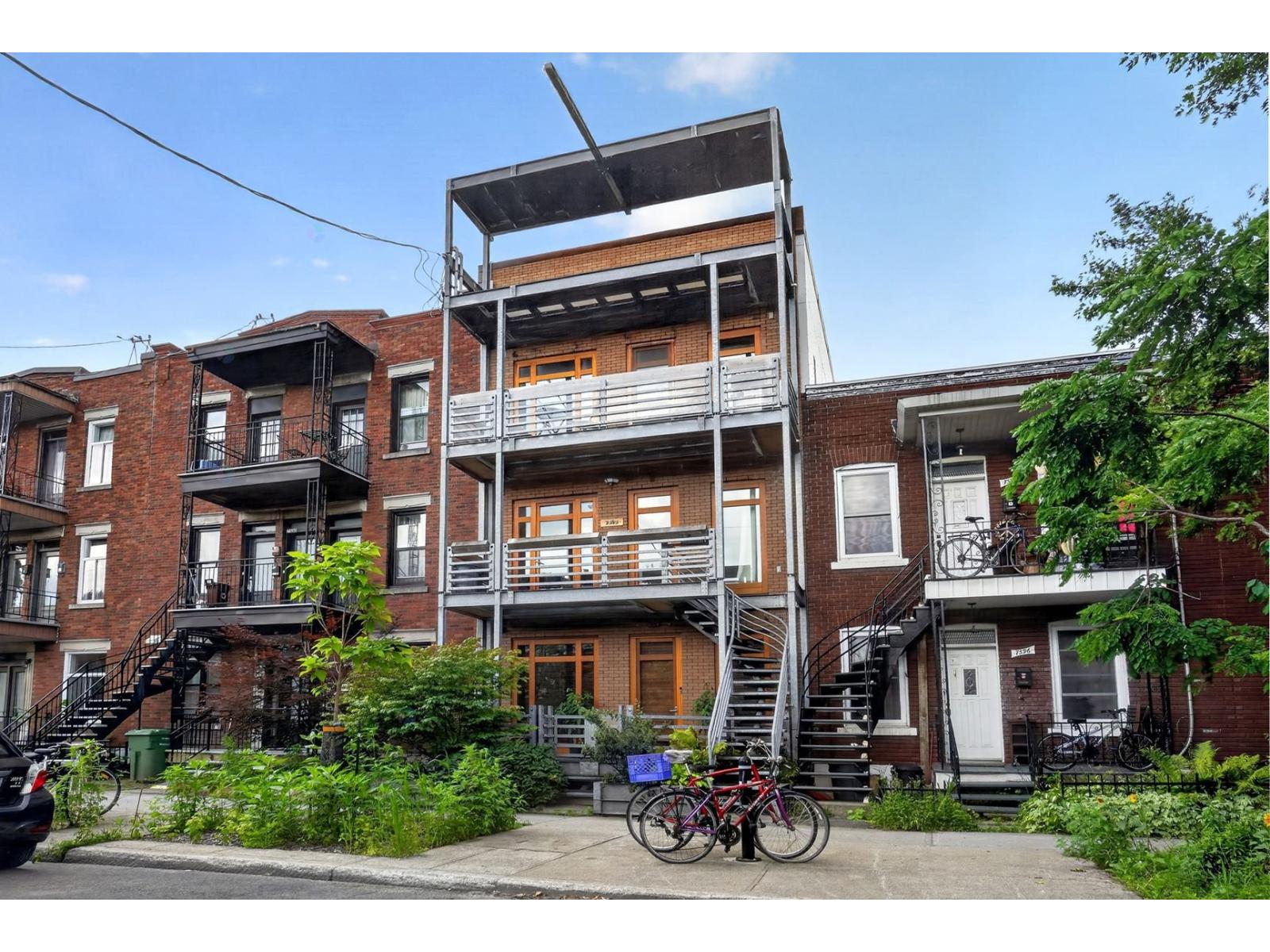 7592 Av. Casgrain Montréal (Villeray/Saint-Michel/Parc-Extension) Quebec Canada H2R1Y8 2