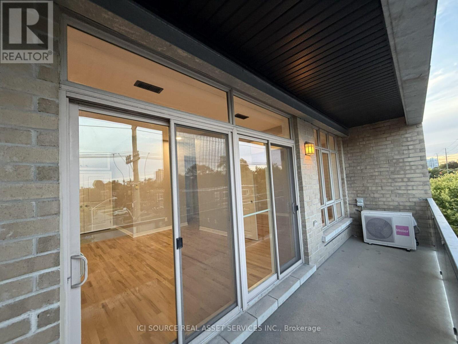 301 - 682 Churchill Avenue N, Ottawa, Ontario  K1Z 5G5 - Photo 2 - X13853098