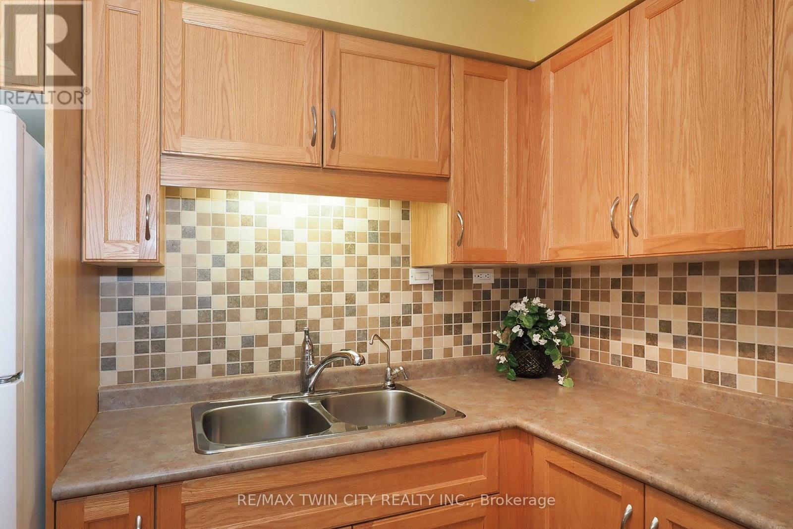 34 - 375 Holiday Inn Drive, Cambridge, Ontario  N3C 3P6 - Photo 16 - X13853184