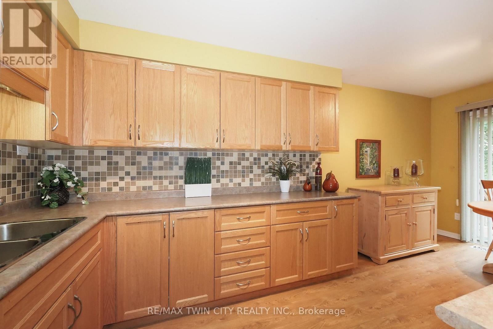 34 - 375 Holiday Inn Drive, Cambridge, Ontario  N3C 3P6 - Photo 18 - X13853184