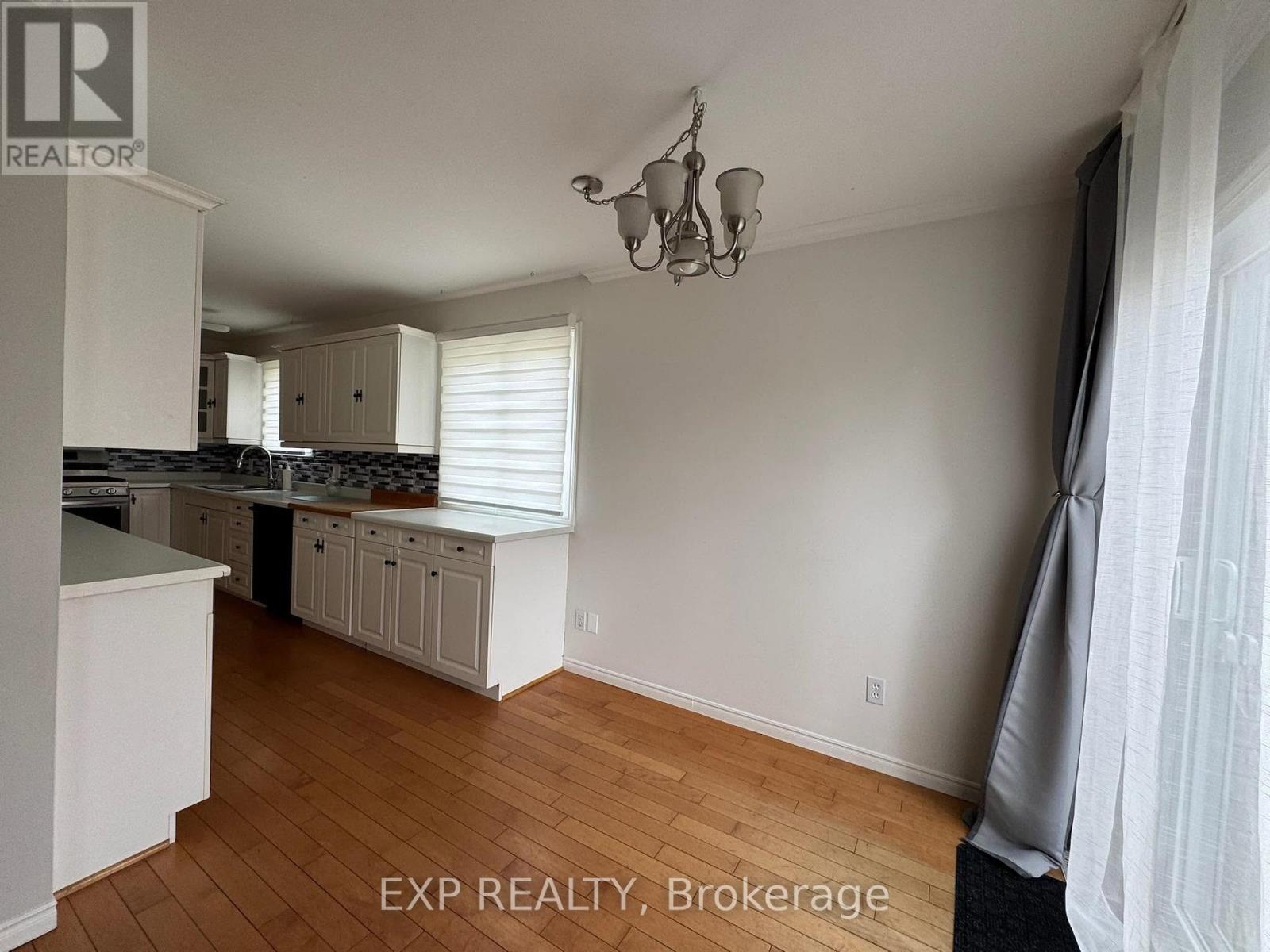 286 Mutual Street N, Ingersoll, Ontario  N5C 2A7 - Photo 3 - X13853250