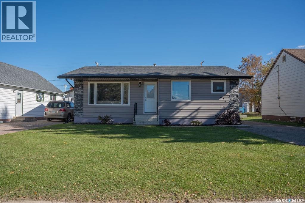 624 10th Street, Humboldt, Saskatchewan  S0K 2A0 - Photo 2 - SK050127