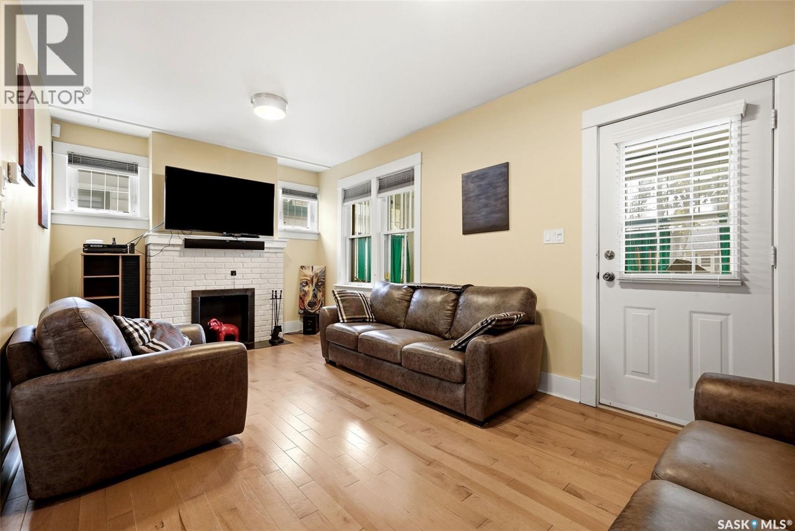 2257 Elphinstone Street, Regina, Saskatchewan  S4T 3N9 - Photo 4 - SK049988
