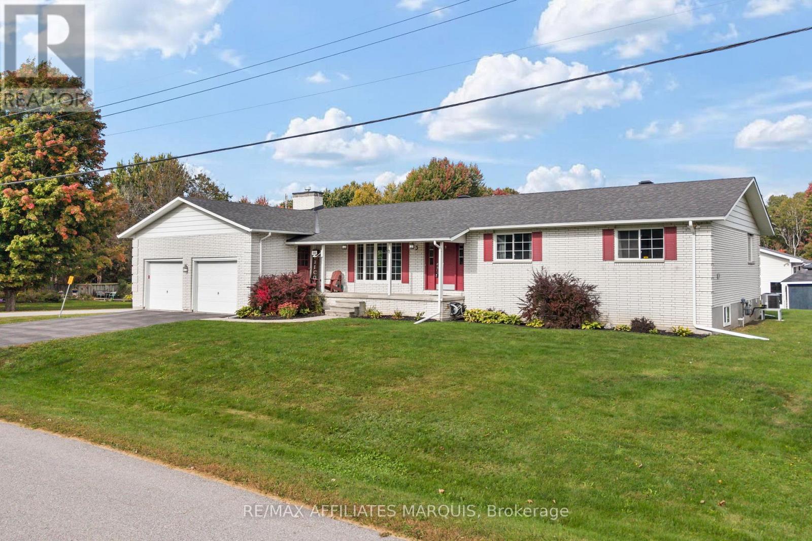3 Forest Drive, Rideau Lakes, Ontario  K7A 4S5 - Photo 1 - X13839356