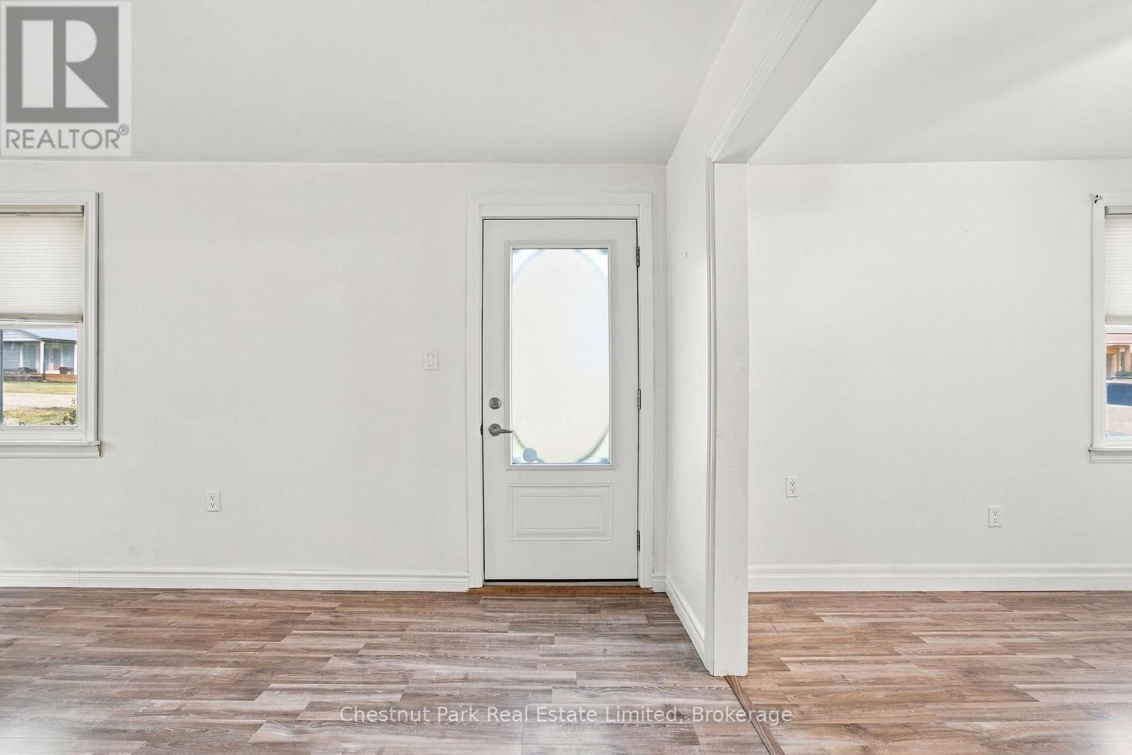 9 Rogers Street, Prince Edward County, Ontario  K0K 2T0 - Photo 5 - X13853398