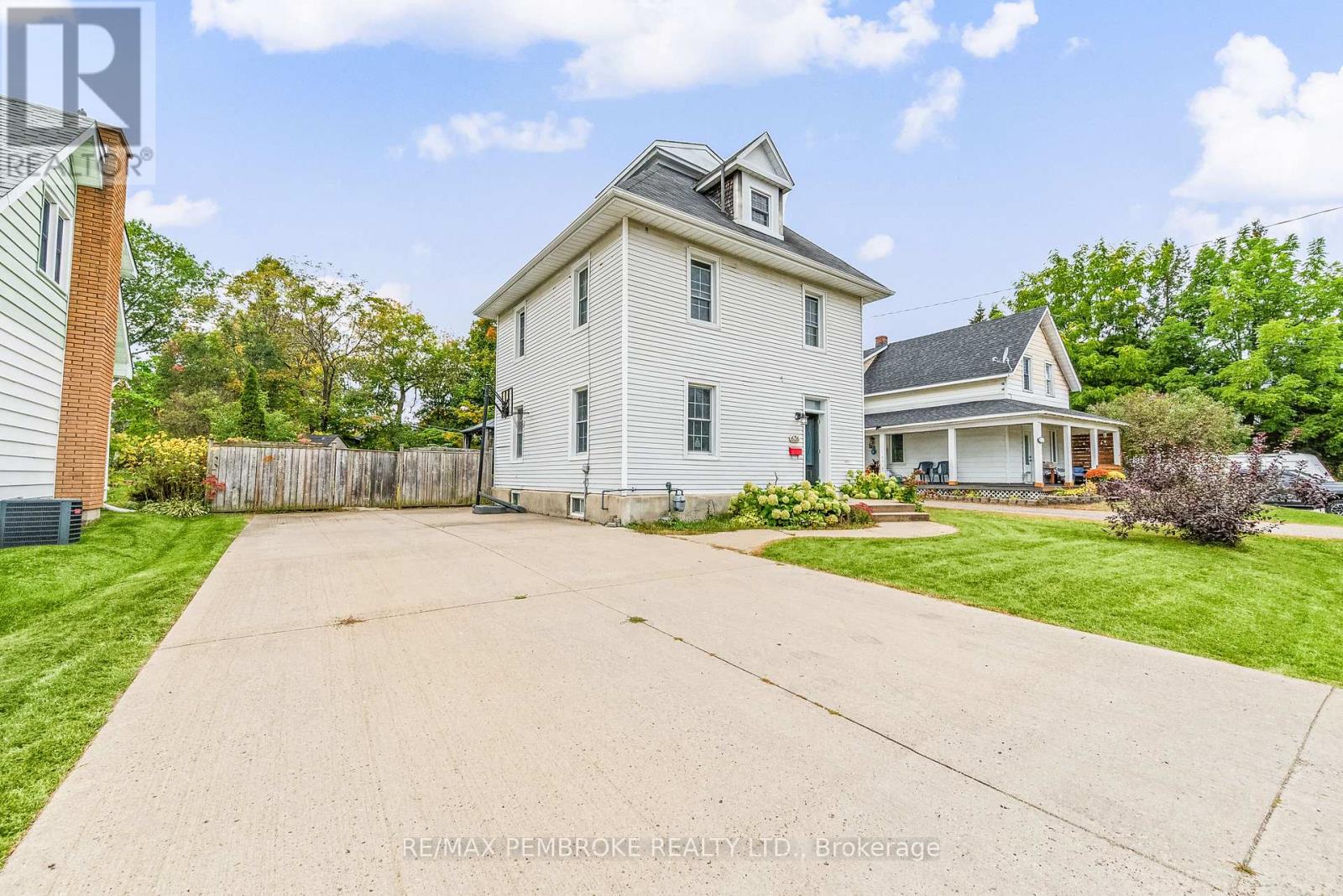 626 Hamilton Street W, Laurentian Valley, Ontario  K8A 6P6 - Photo 3 - X13853016