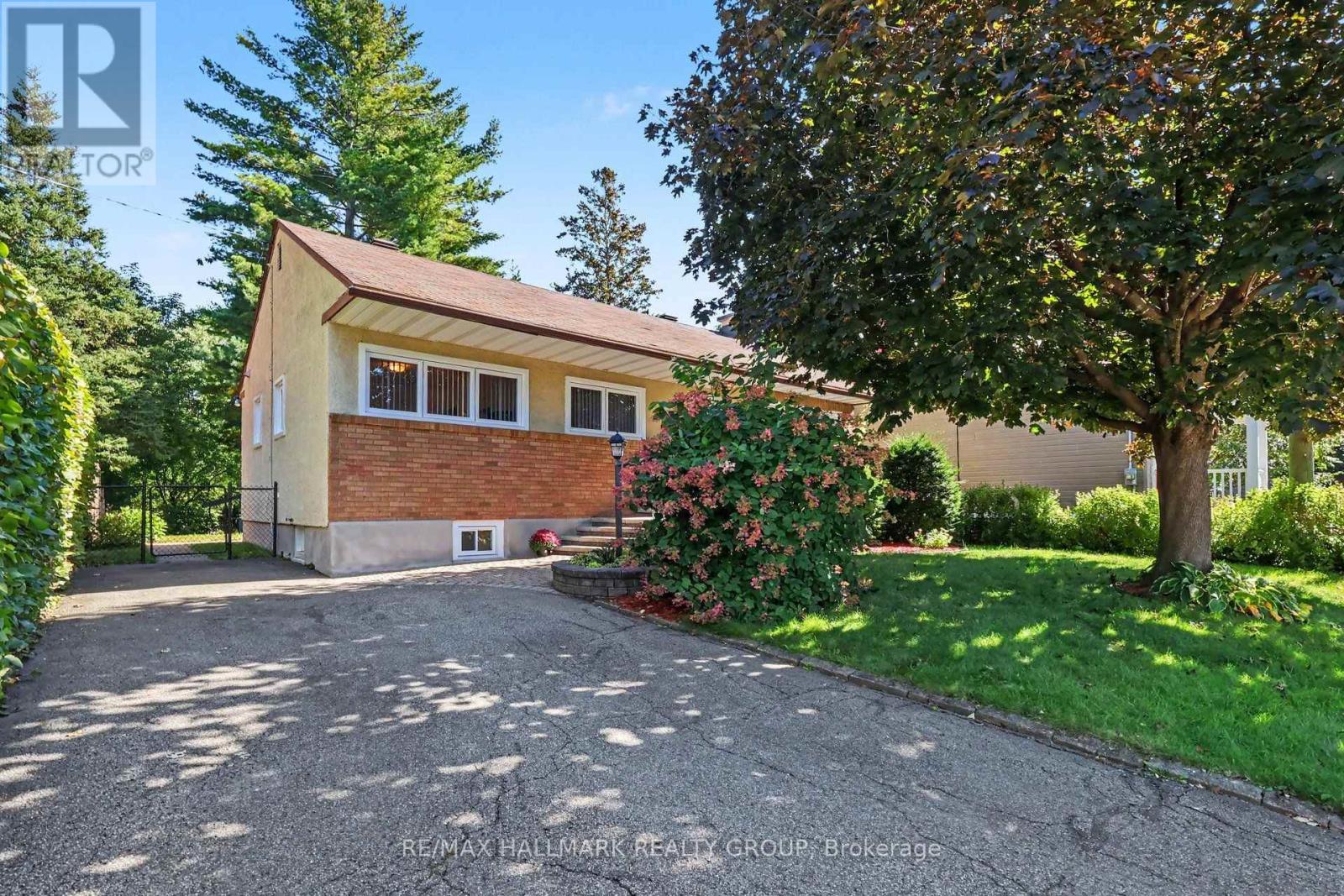 183 Martin Avenue, Ottawa, Ontario  K1K 2V2 - Photo 3 - X13853380